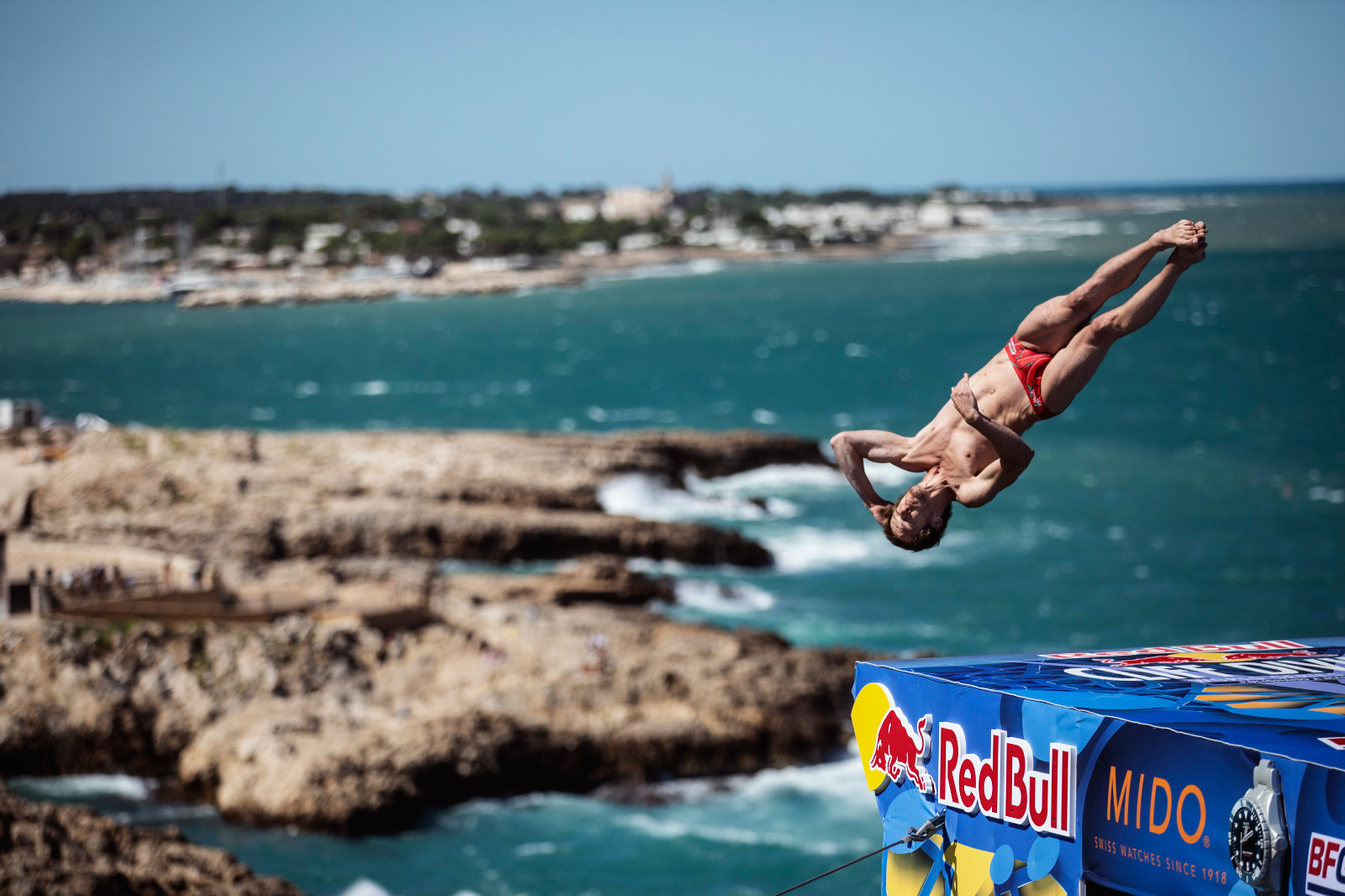 Galleria L’1 e 2 luglio 2023 l’élite del Red Bull Cliff Diving  torna per la 10° volta a Polignano a Mare - Diapositiva 11 di 16