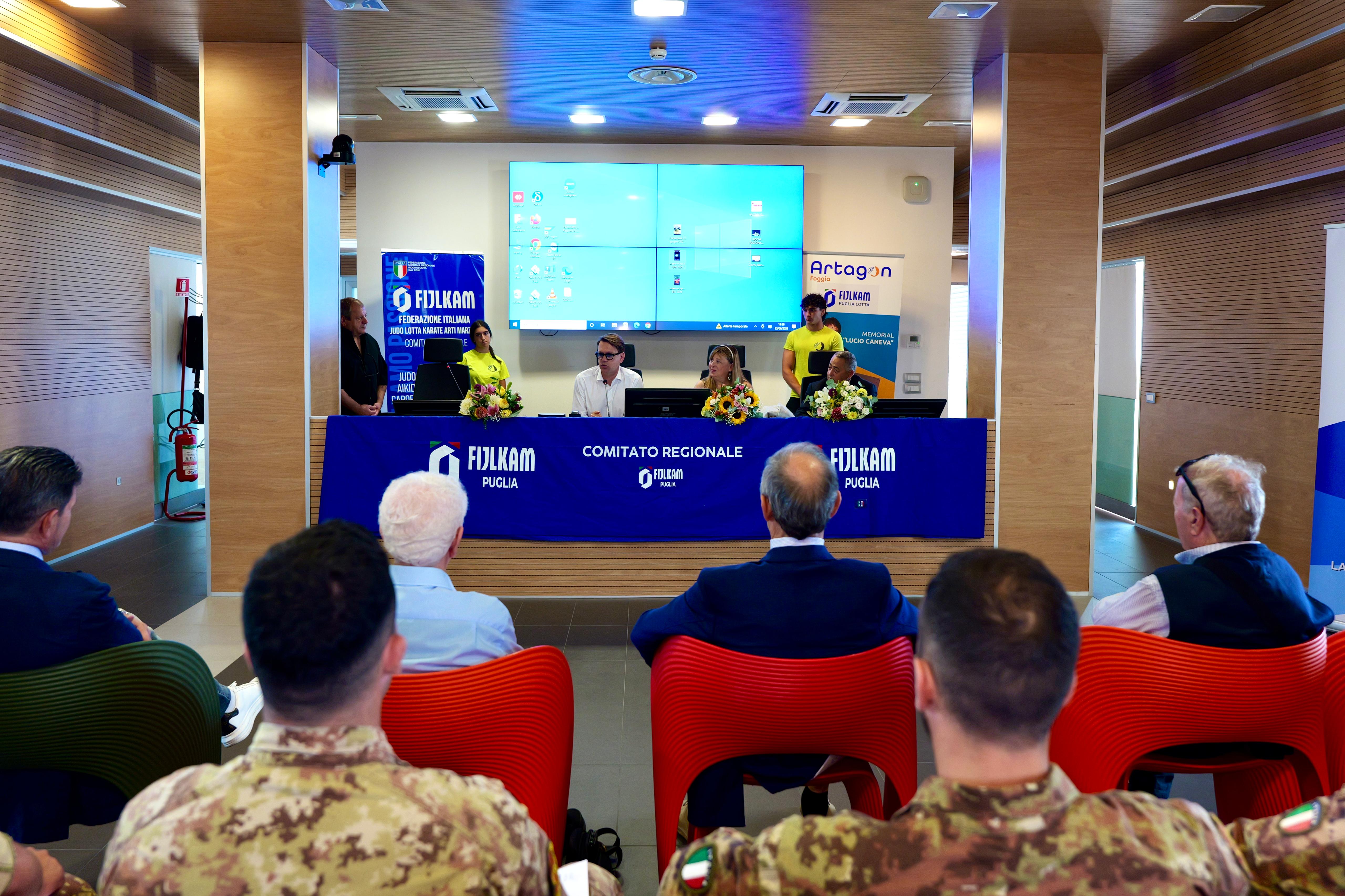 Galleria Trofeo Apulia Beach Wrestling - Memorial Lucio Caneva, presentata in conferenza stampa la settima edizione - Diapositiva 7 di 9