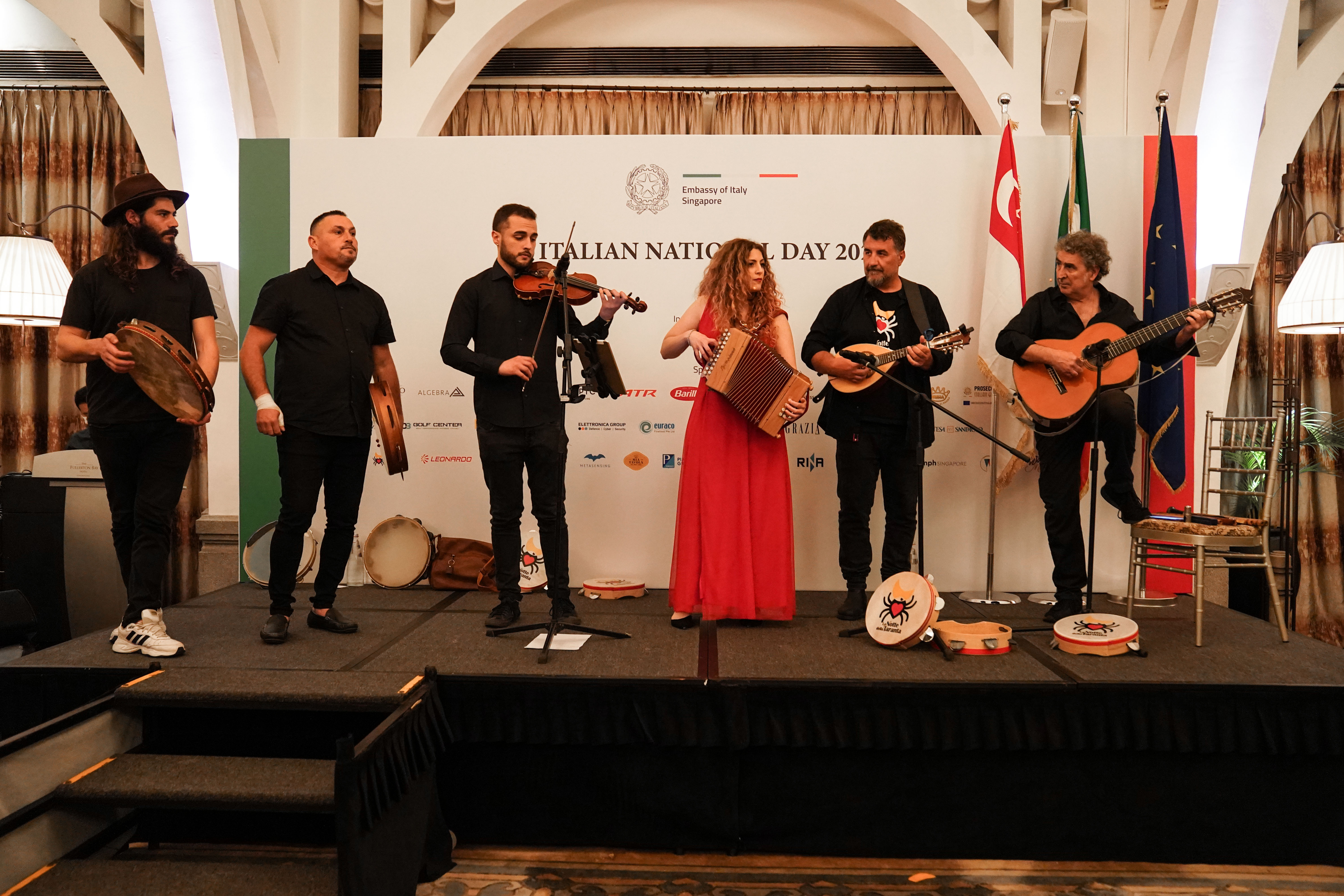 Galleria SULLE NOTE DELLA PIZZICA PRENDONO IL VIA A SINGAPORE LE CELEBRAZIONI PER LA FESTA DELLA REPUBBLICA ITALIANA - Diapositiva 4 di 7