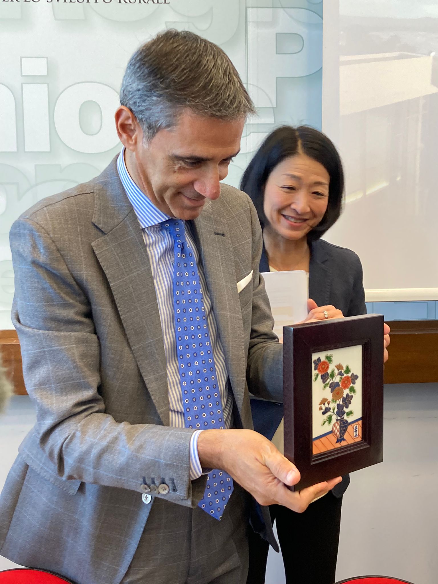 Galleria Patto di Amicizia tra Regione Puglia e la Prefettura di Saga: oggi a Bari una delegazione di 20 sindaci giapponesi per siglare un accordo di cooperazione e partenariato in ambito agricolo e agroalimentare - Diapositiva 3 di 12