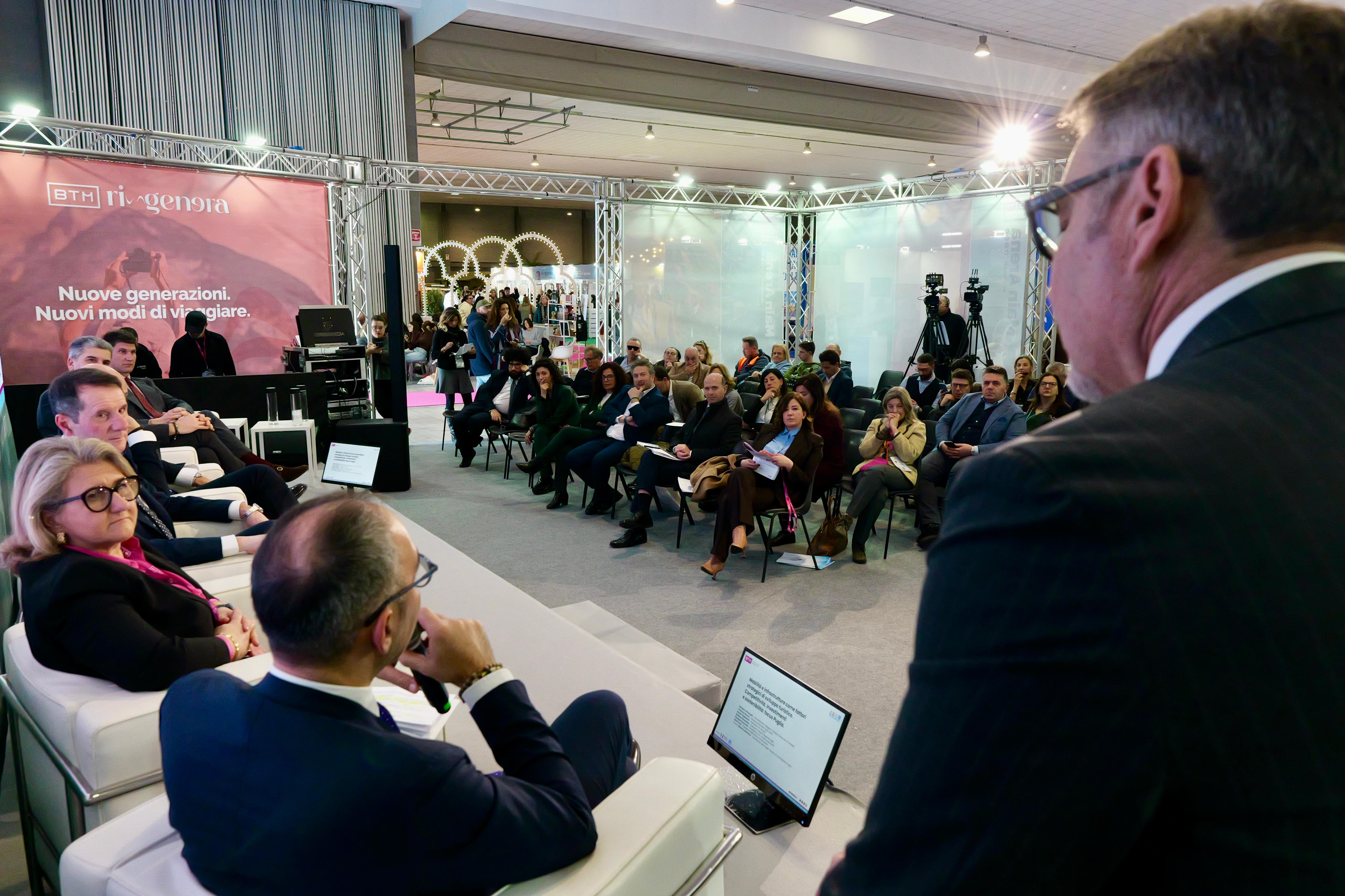 Galleria Mobilità e infrastrutture, Piemontese alla BTM: “La competitività turistica nasce dall’accessibilità: in Puglia oltre un miliardo di euro di investimenti per collegare territori e opportunità” - Diapositiva 8 di 8