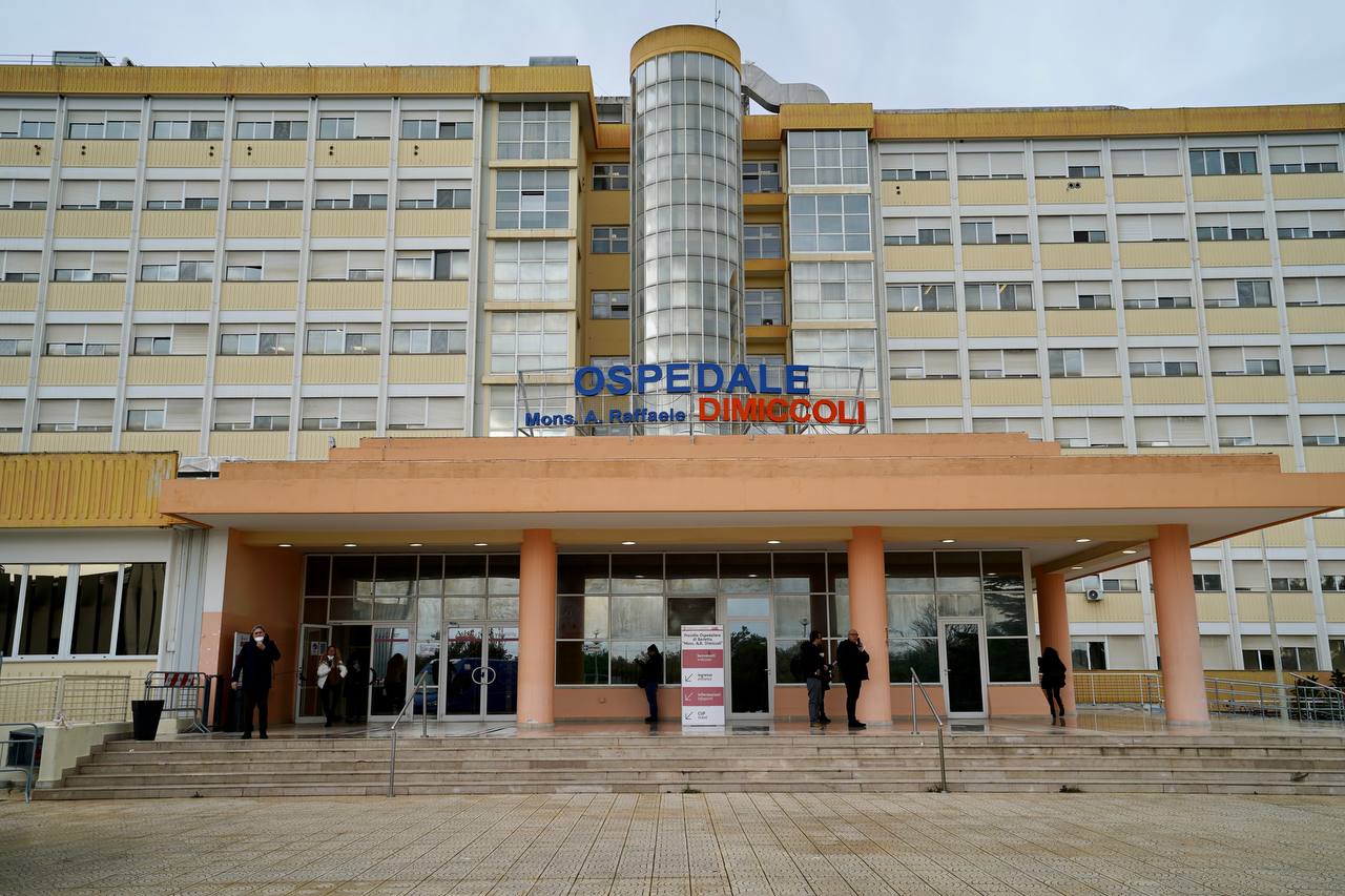 Galleria Presentazione nuova ala pronto soccorso ospedale Dimiccoli - Diapositiva 22 di 23