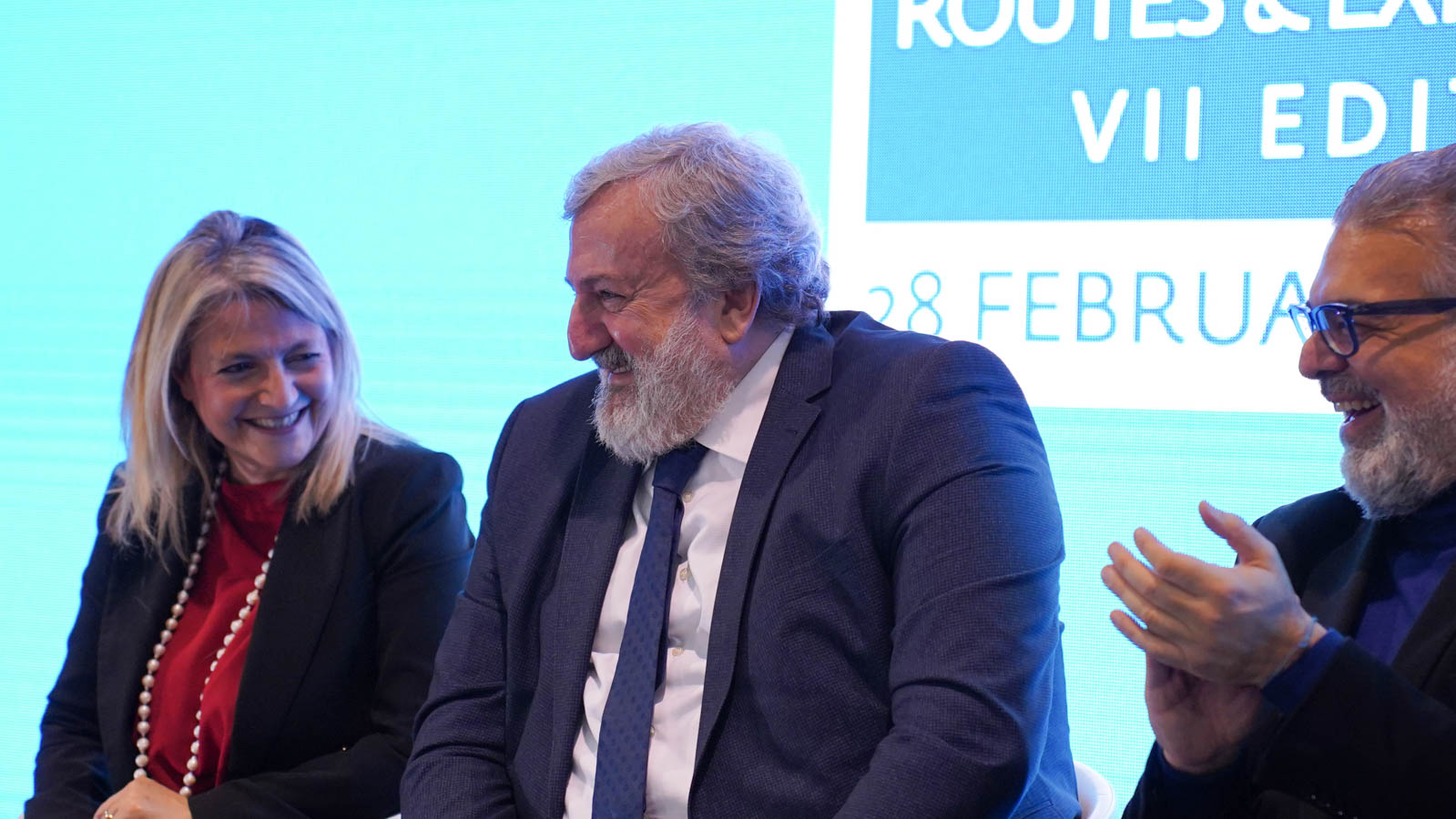 Galleria EMILIANO: “QUESTO DEVE ESSERE L’ANNO ZERO DEI RIFIUTI IN PUGLIA” - Diapositiva 10 di 10