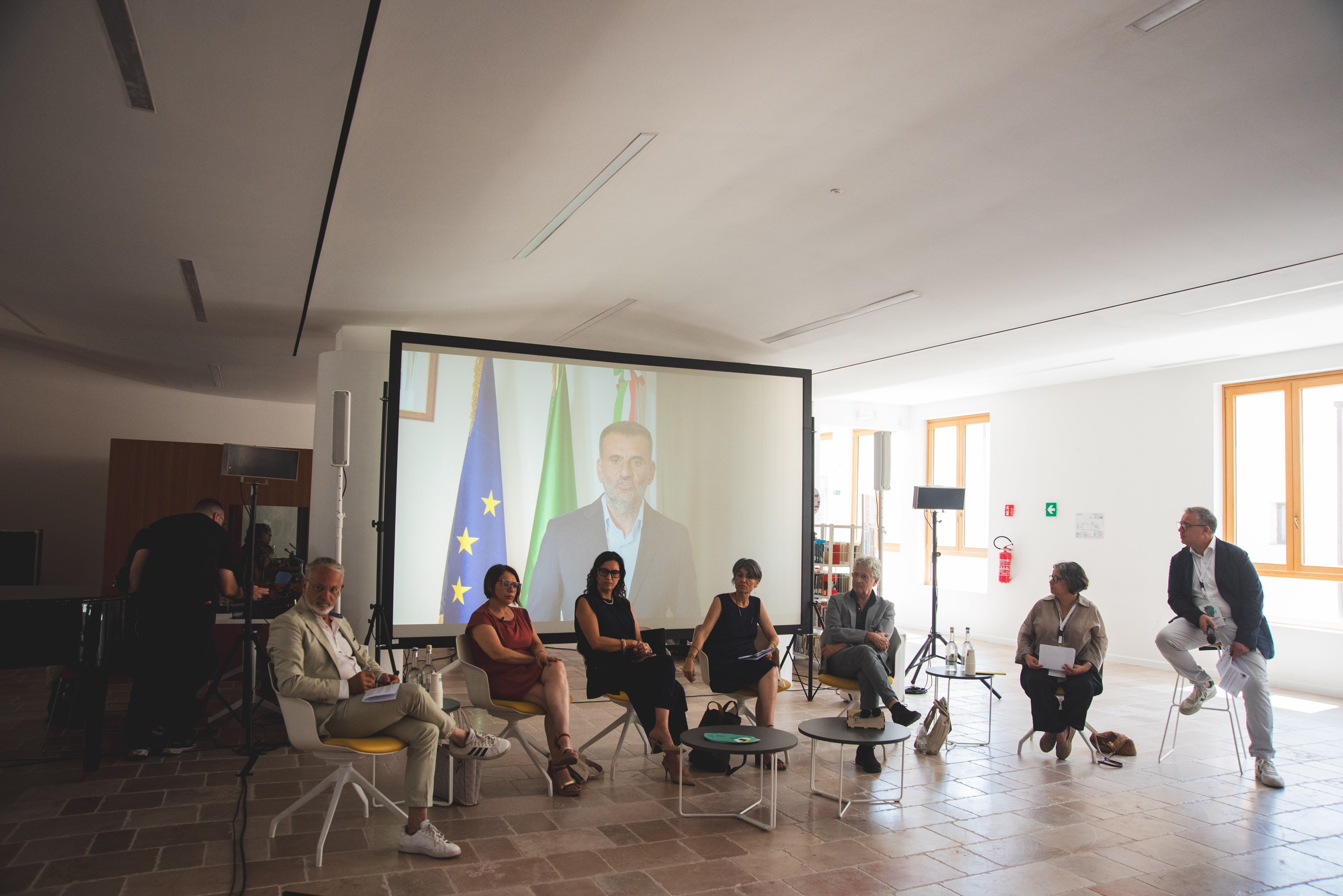 Galleria “Visioni dal Sud”: Regioni e Ministero della Cultura a confronto per costruire una strategia comune per il futuro della cultura nel Mezzogiorno - Diapositiva 3 di 5