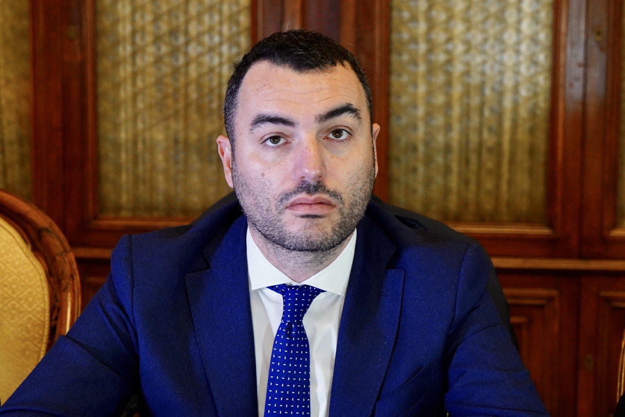 Galleria GRUPPO OVS INVESTE IN PUGLIA PER REALIZZARE UN POLO DI INNOVAZIONE TECNOLOGICA E UN CENTRO EVOLUTO  PER IL RIUTILIZZO DEI CAPI IN OTTICA DI ECONOMIA CIRCOLARE - Diapositiva 2 di 5