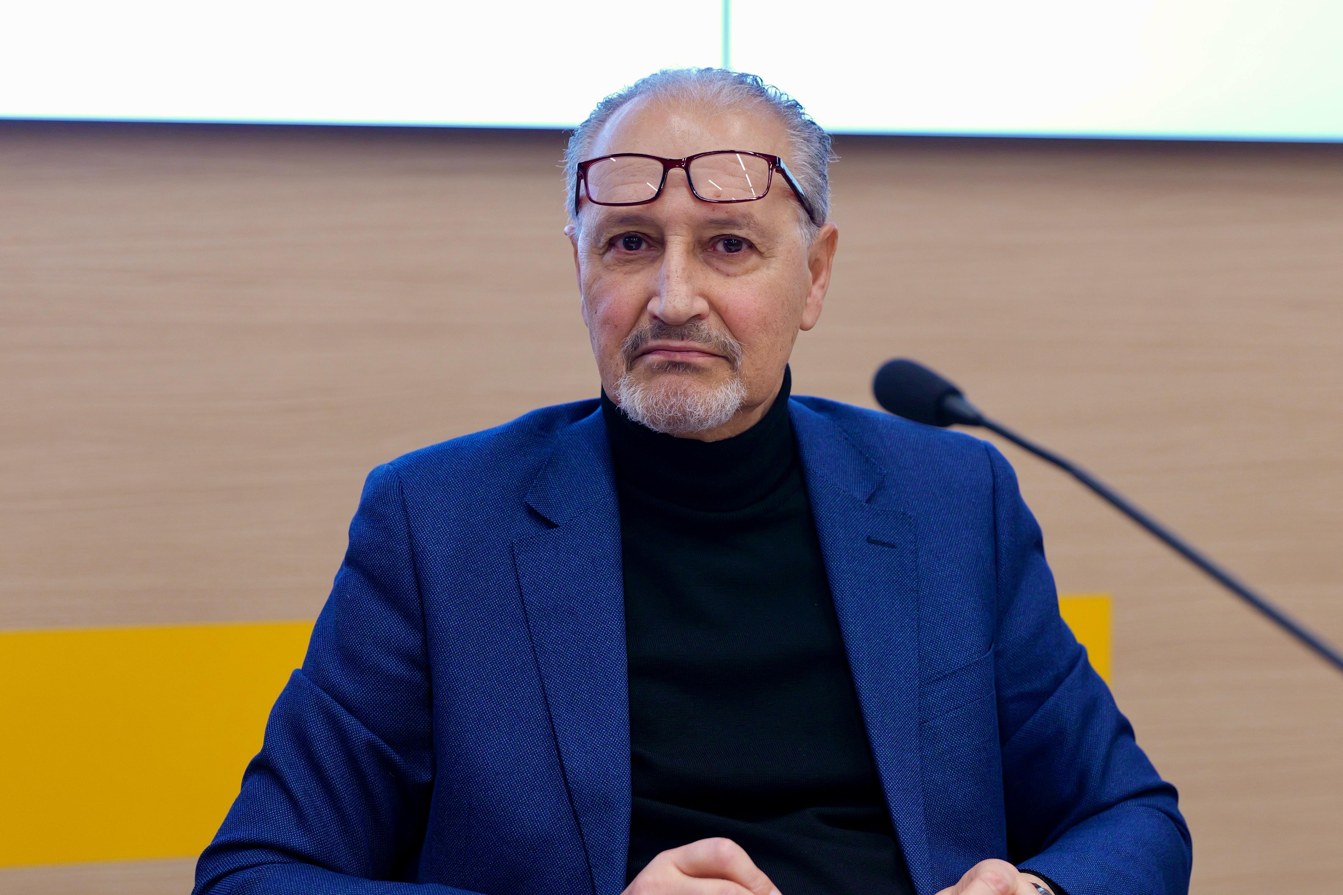 Galleria Vertenze Ilva, Leonardo, Versalis e automotive: Emiliano incontra sindacati e lavoratori - Diapositiva 3 di 18