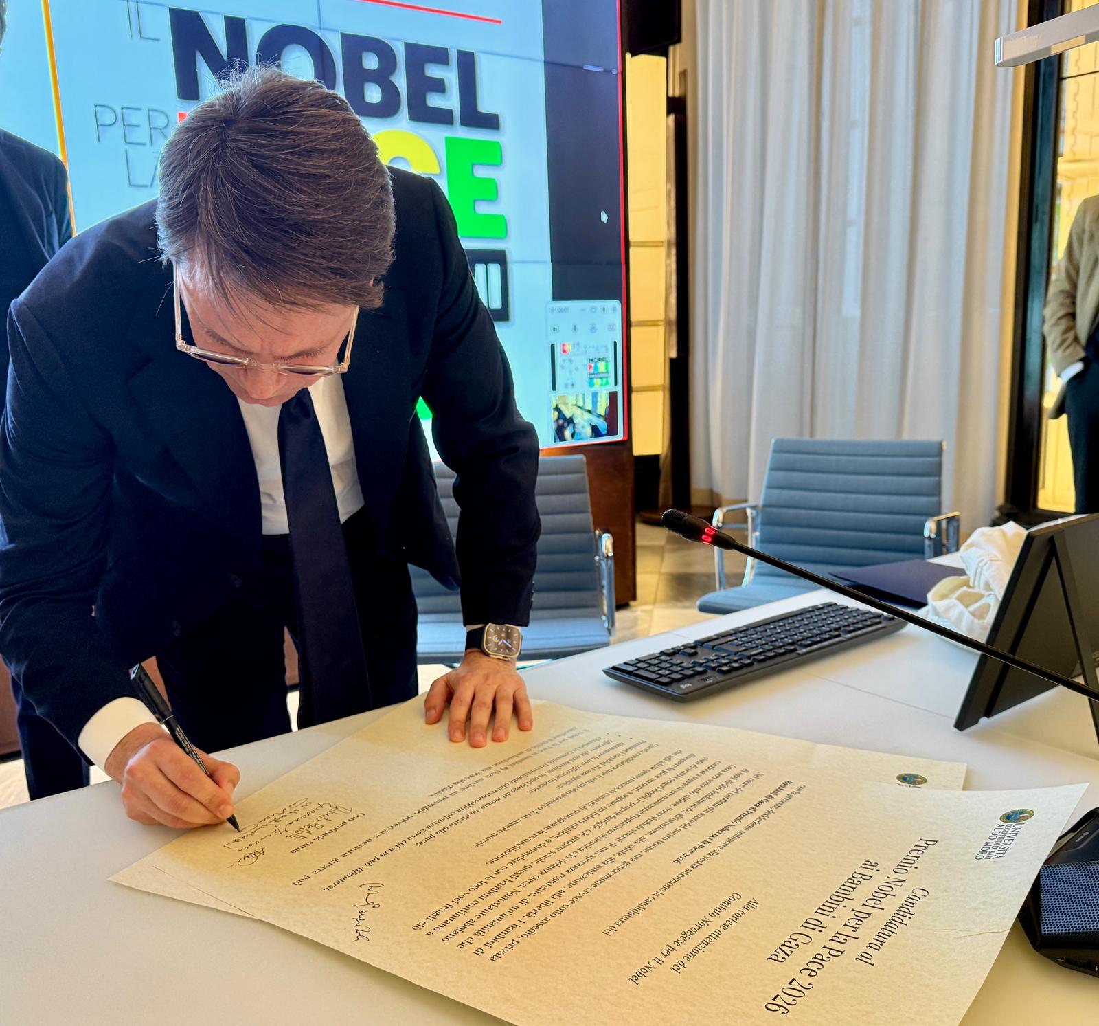 Galleria Premio Nobel per la Pace ai bambini di Gaza, la Regione Puglia supporta la candidatura.  L’assessore Casili: ”Iniziativa simbolica per continuare a denunciare violenze e garantire diritto all’infanzia” - Diapositiva 1 di 4