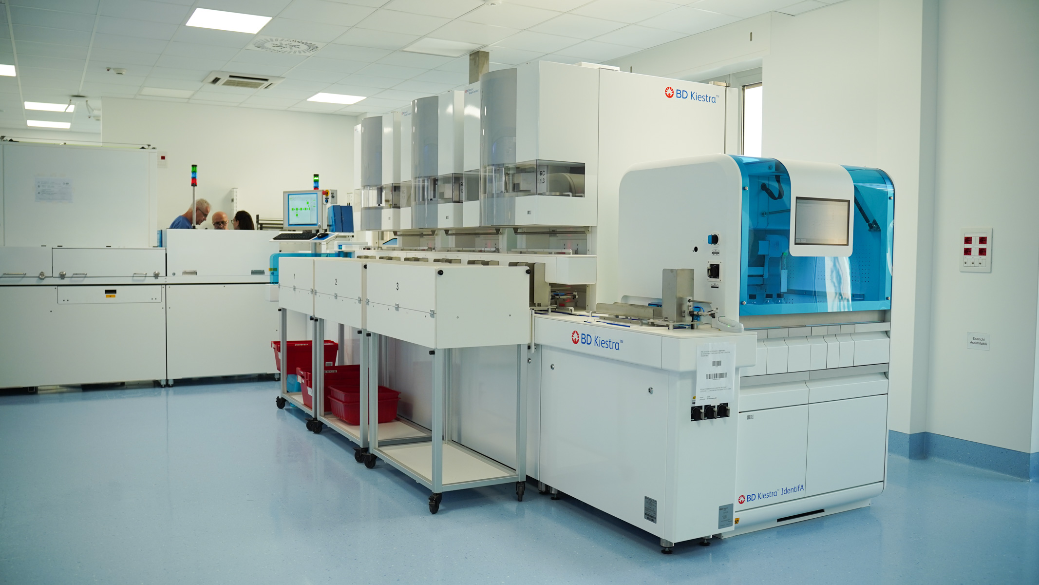 Galleria Nuovo laboratorio di Microbiologia provinciale della ASL all'ospedale Di Venere - Diapositiva 17 di 21