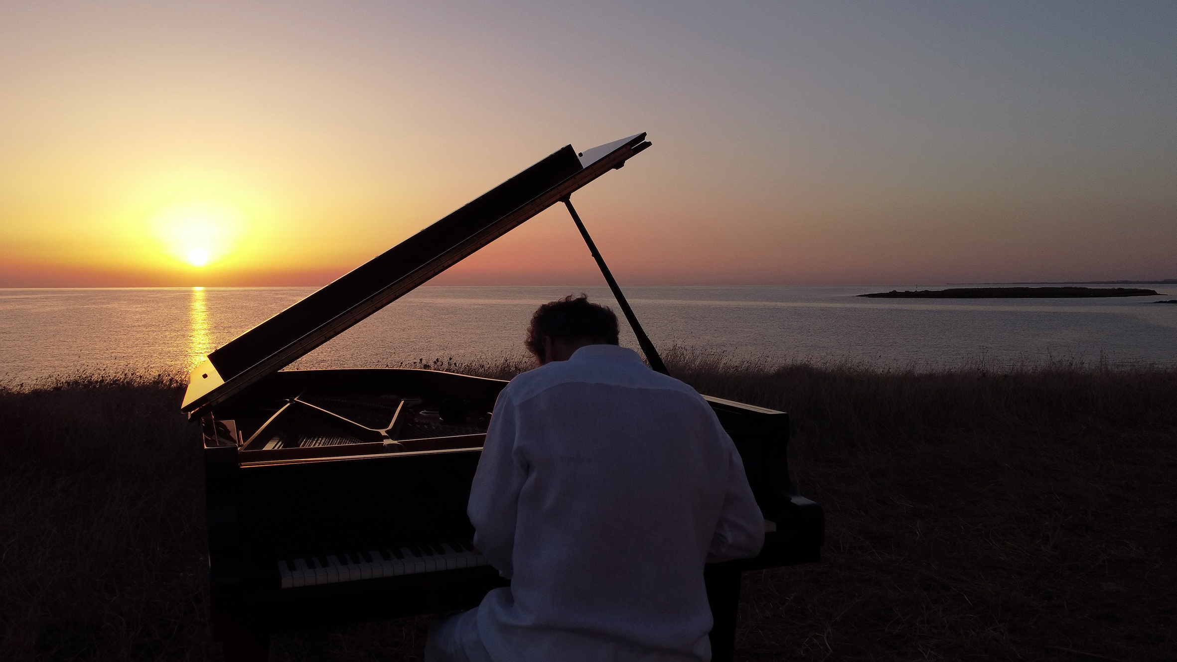 Galleria Presentato “Infinita maris”, l’ultimo lavoro del pianista Mirko Signorile - Diapositiva 7 di 11