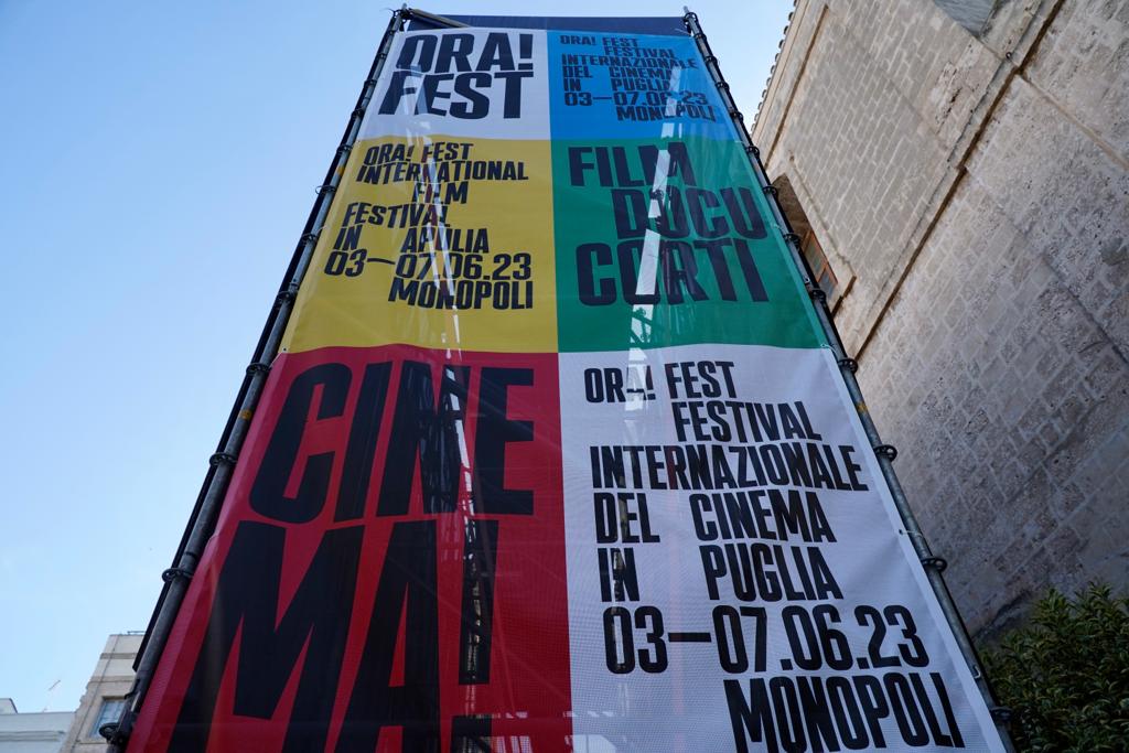 Galleria Emiliano all’ORA! FEST di Monopoli: “Ringrazio gli organizzatori di questo e di tutti i festival che si tengono in Puglia perché danno prestigio alla nostra terra” - Diapositiva 10 di 21