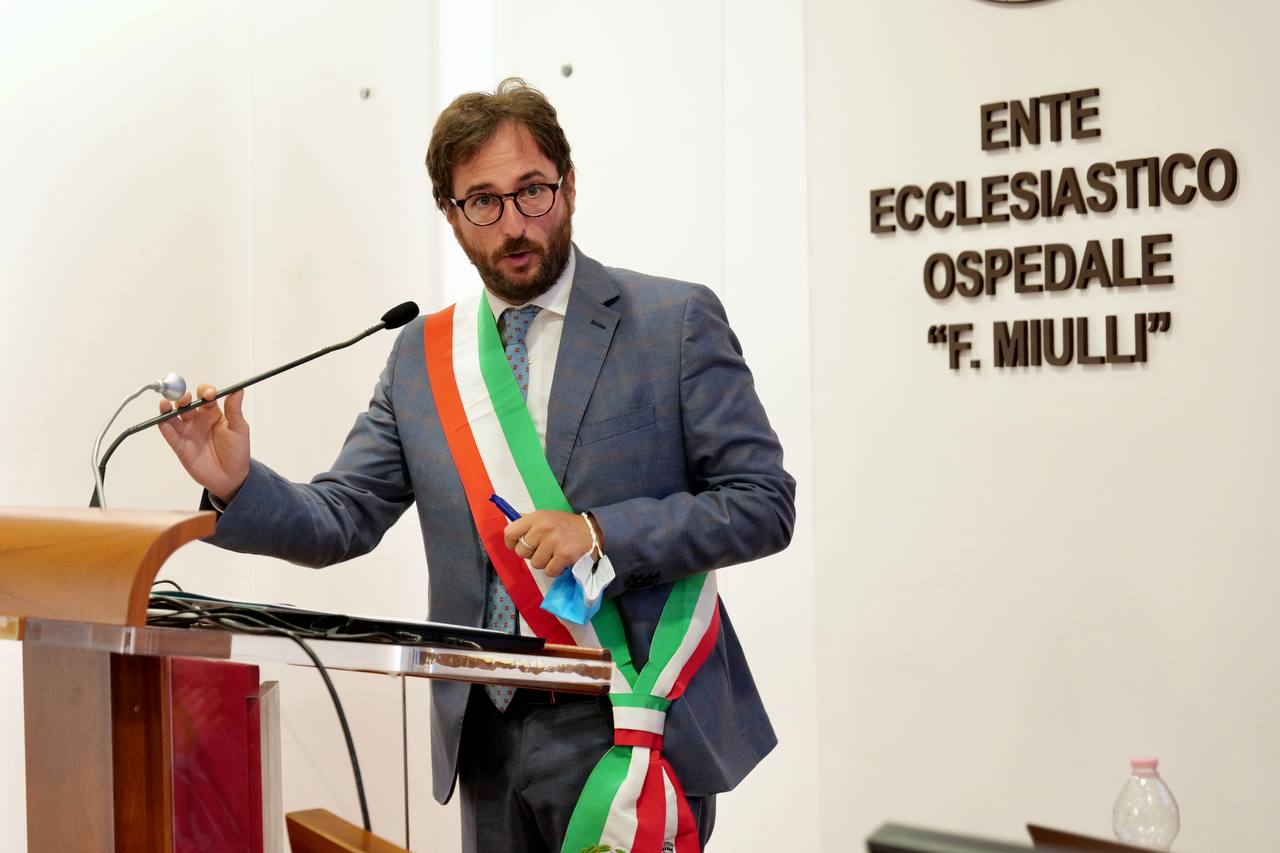 Galleria Emiliano, Palese e Montanaro al Miulli: “Al via l’iter per il riconoscimento di azienda universitaria” - Diapositiva 21 di 21