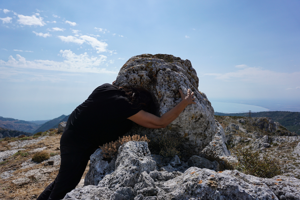 Galleria Al Teatro Kursaal di Bari il progetto “Ospitalità dello sguardo”, che valorizza i cammini di Puglia - Diapositiva 1 di 3