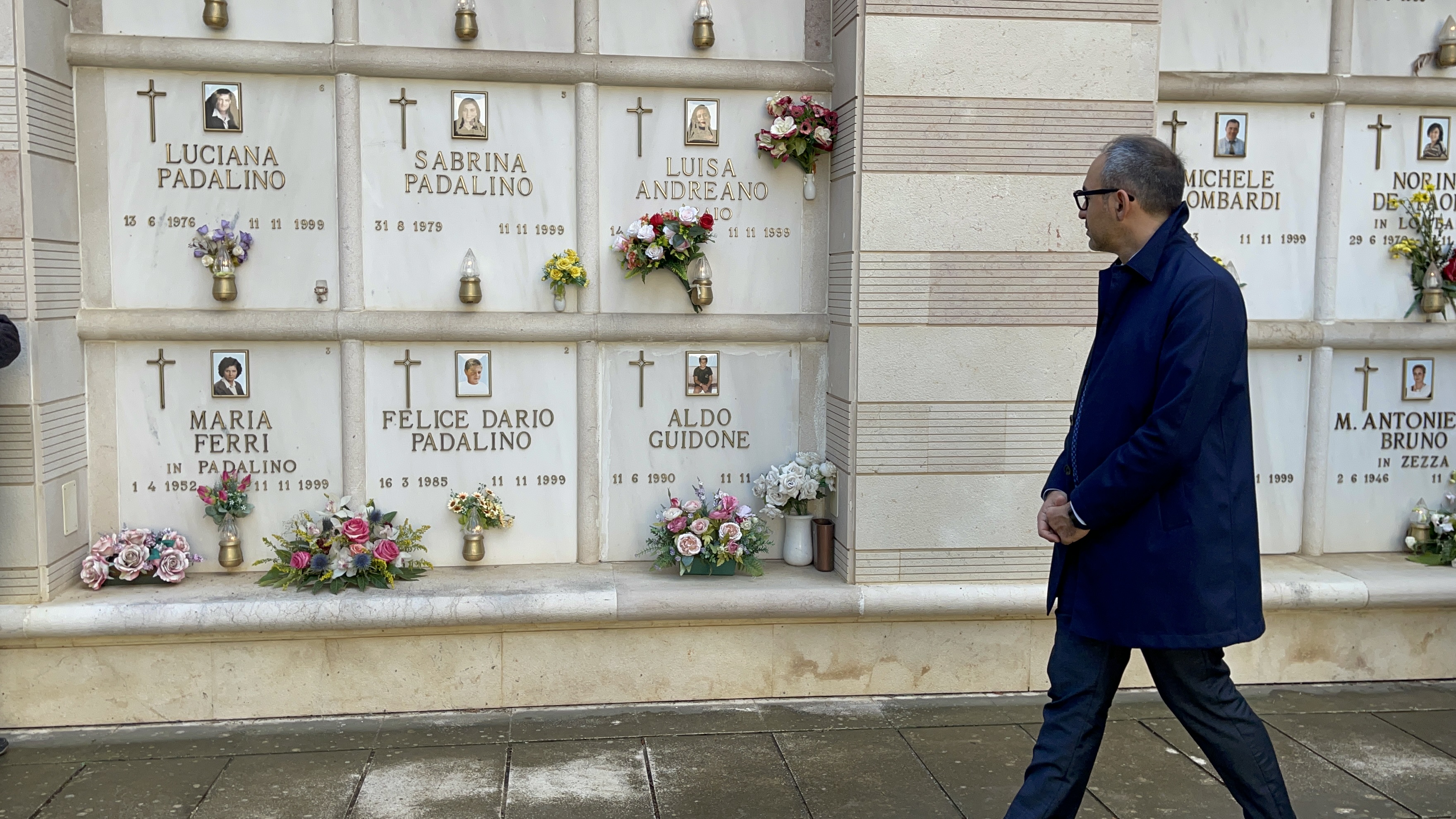 Galleria Piemontese ricorda le vittime del crollo di viale Giotto a Foggia - Diapositiva 1 di 2
