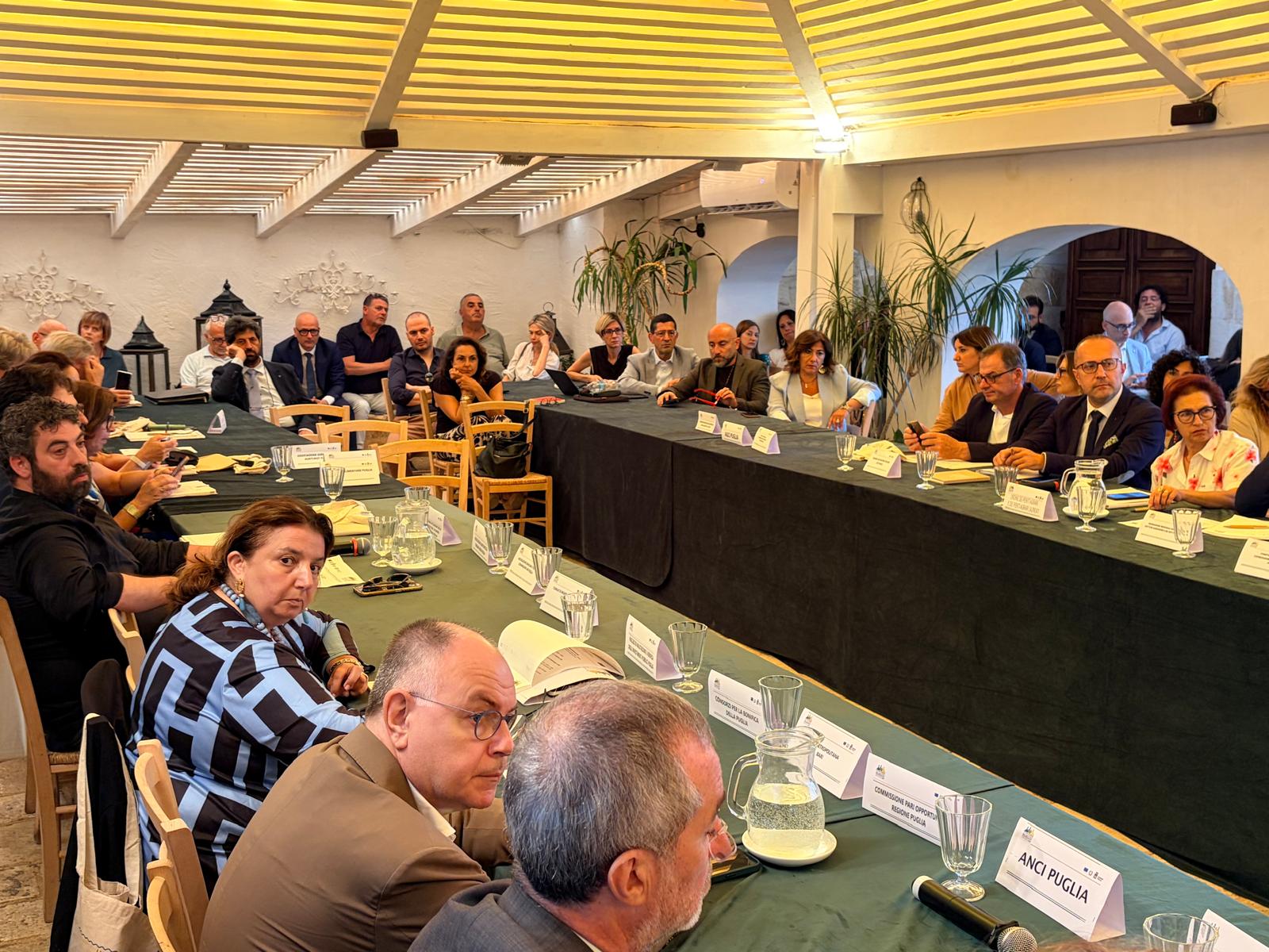 Galleria Sviluppo rurale, conclusi i Comitati di Sorveglianza e Monitoraggio: dieci anni di investimenti per la crescita della Puglia rurale e lo sguardo rivolto alla nuova PAC - Diapositiva 1 di 2