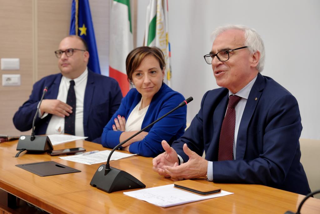 Galleria Dalla collaborazione tra Regione Puglia, Medici con l’Africa Cuamm e Università di Bari nasce un modello efficiente di accoglienza e servizi sanitari per i migranti - Diapositiva 11 di 11