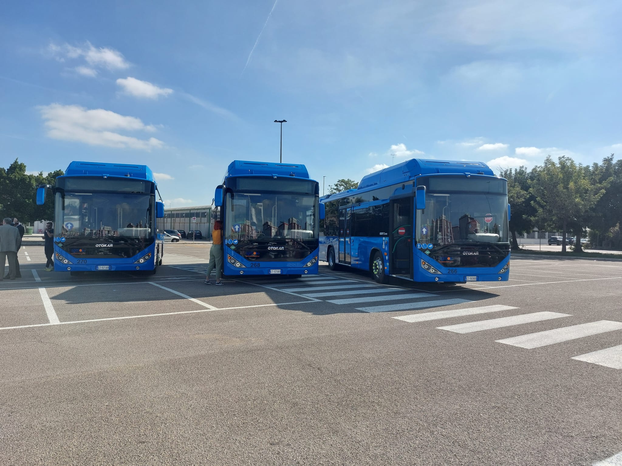 Galleria Trasporti, presentati a Lecce i 5 nuovi bus a metano acquistati dalla Regione - Diapositiva 9 di 11