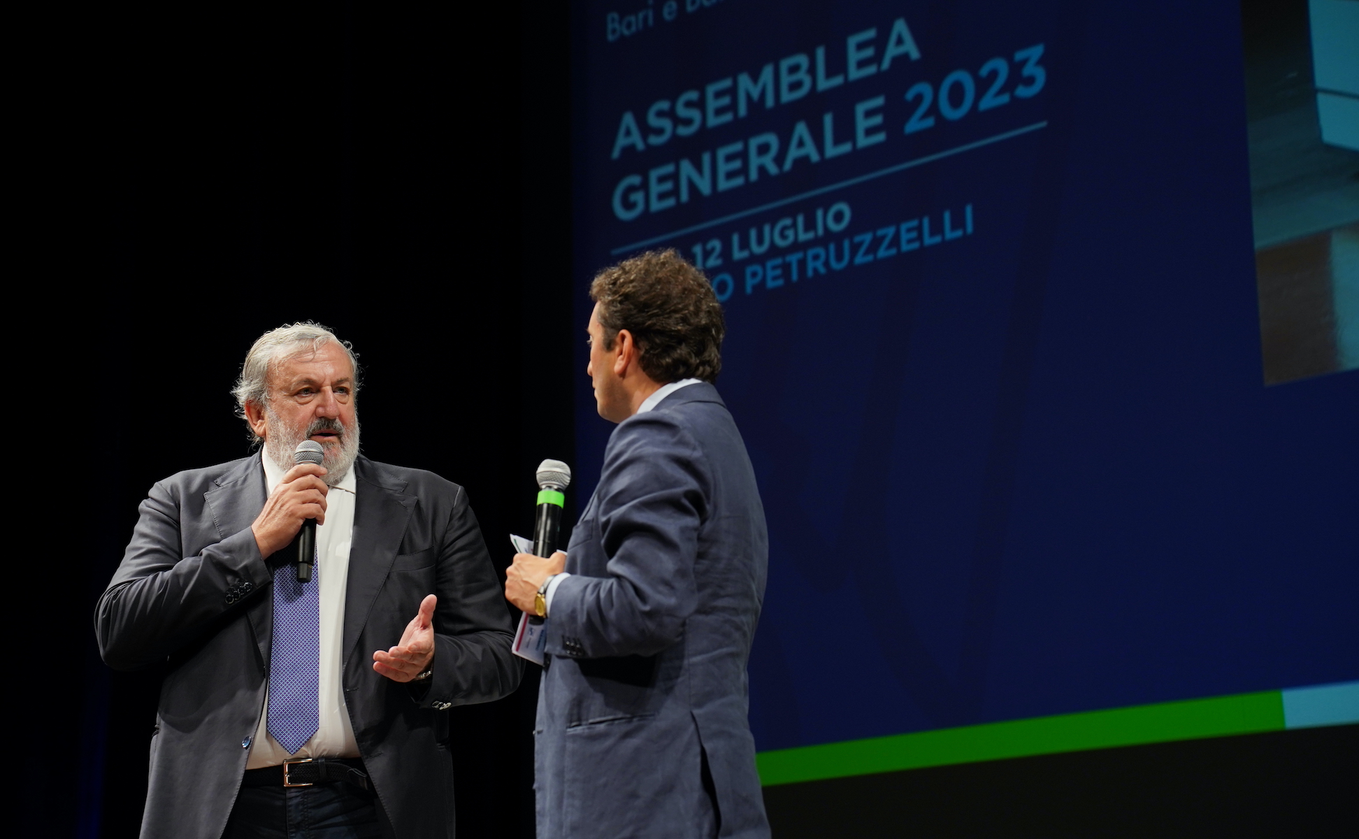 Galleria EMILIANO ALL’ASSEMBLEA GENERALE DI CONFINDUSTRIA BARI-BAT: “IL SISTEMA PUGLIA HA CONSENTITO DI RAGGIUNGERE RISULTATI TRA I MIGLIORI D’ITALIA” - Diapositiva 2 di 11