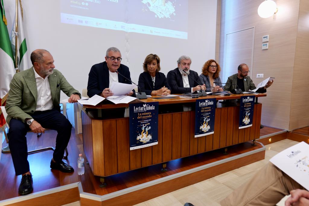 Galleria Torna il Lectorinfabula: dal 18 al 24 settembre, la XIX edizione sarà dedicata al tema “La misura del mondo” - Diapositiva 9 di 10