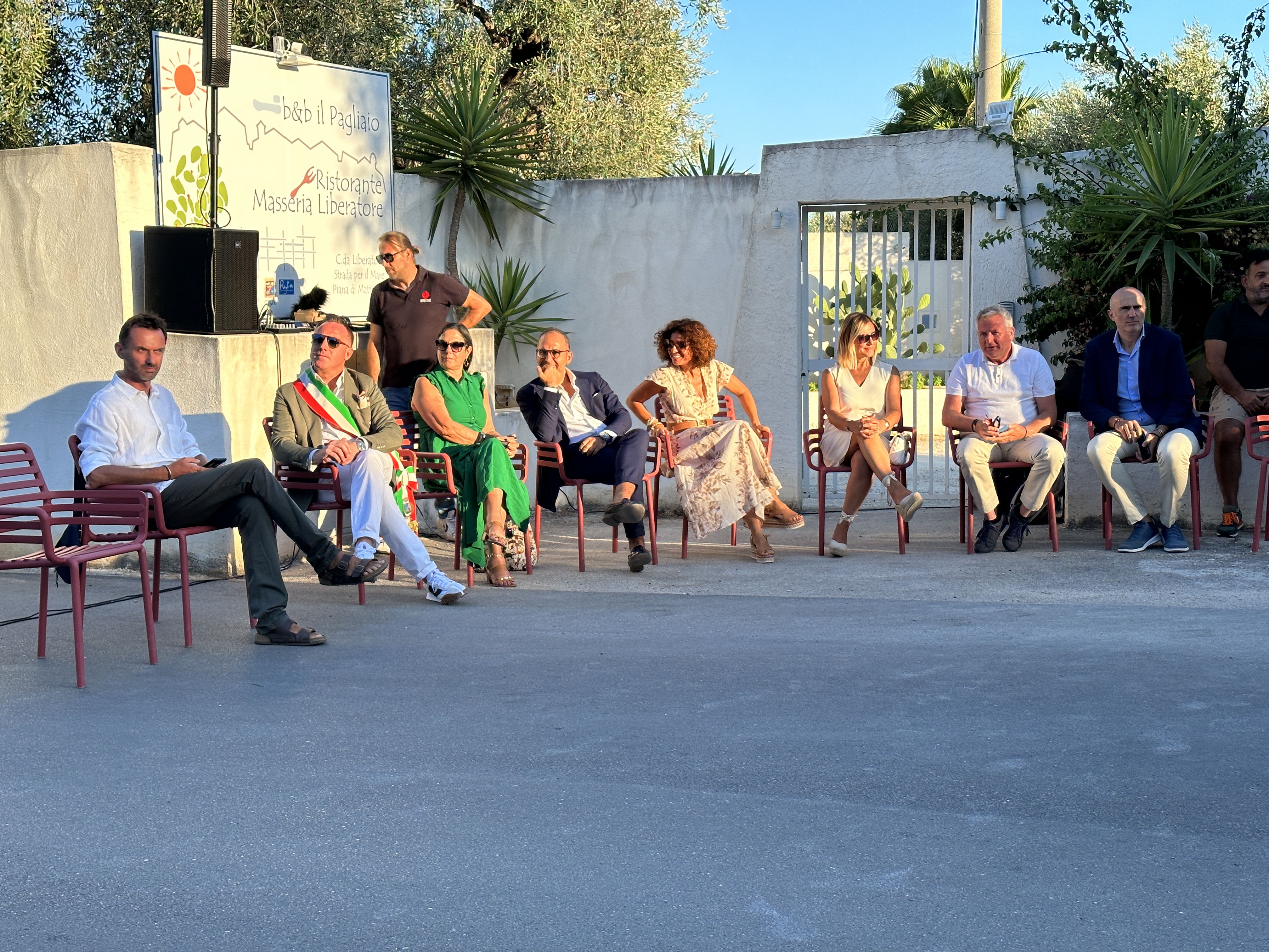 Galleria Prima pietra per il servizio fognario nella piana di Mattinata - Diapositiva 7 di 8