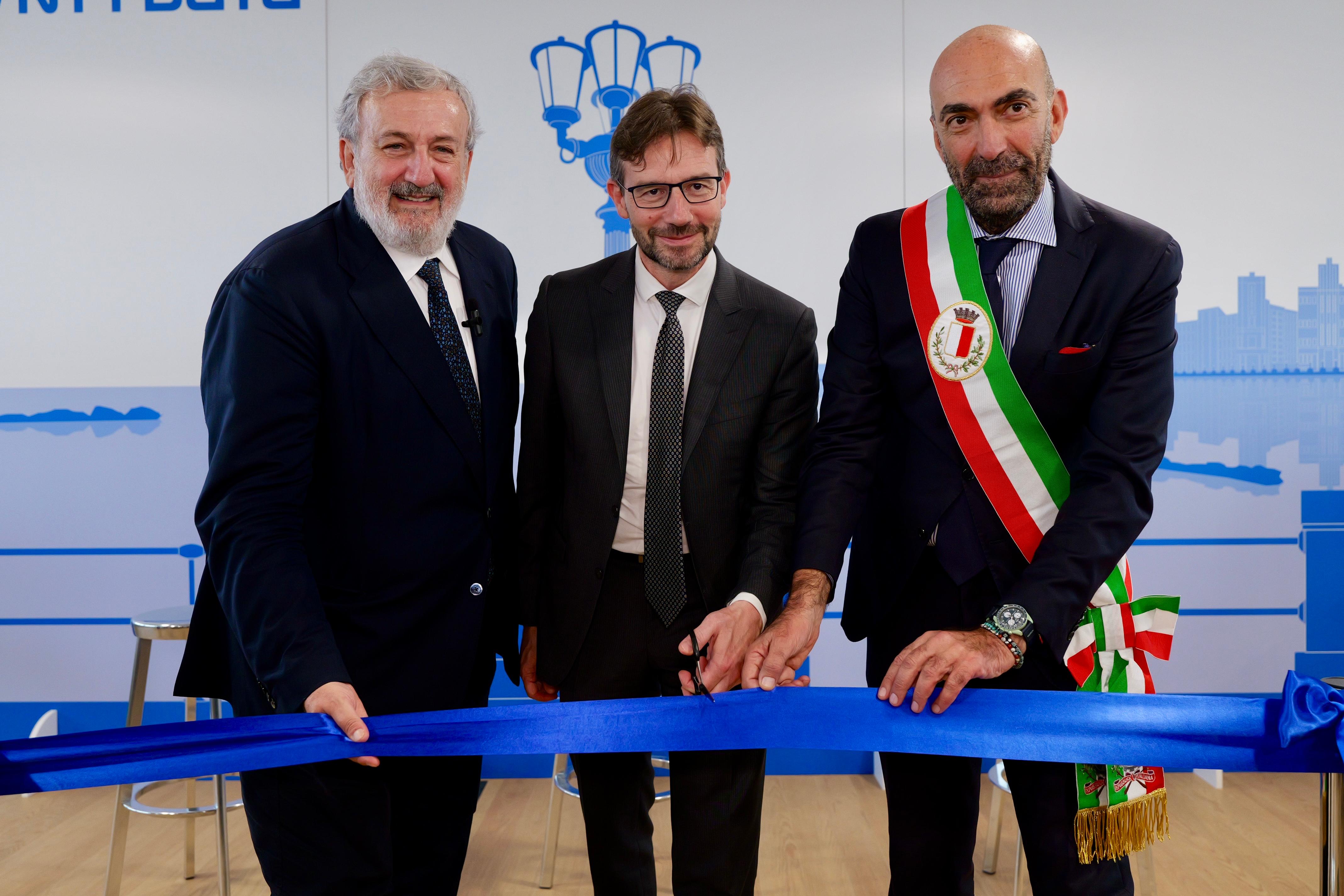 Galleria NTT DATA inaugura la sede di Bari: obiettivo raggiungere 500 persone nel 2025 - Diapositiva 1 di 9