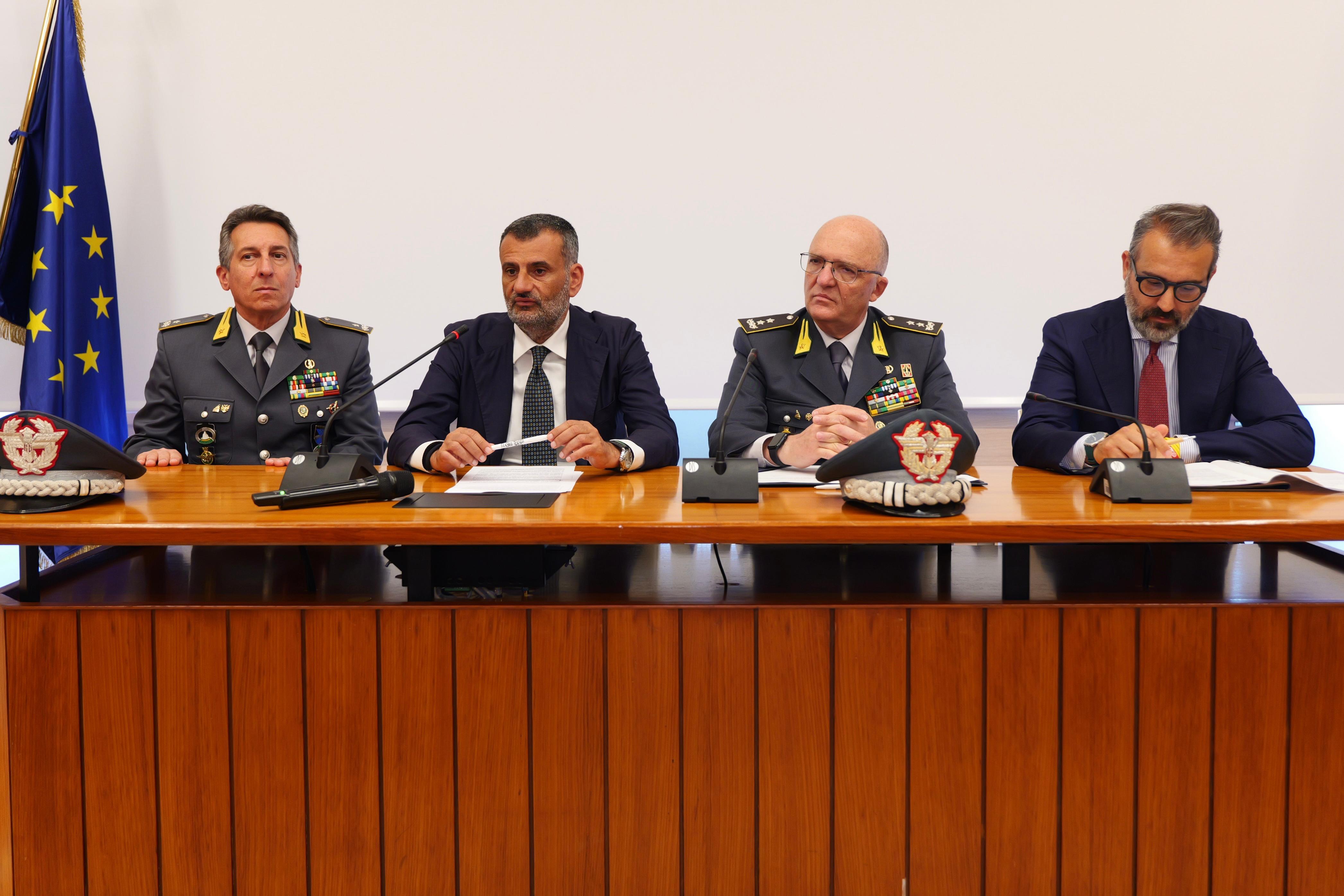 Galleria Regione Puglia e Guardia di Finanza rafforzano l’alleanza per legalità e controlli nel comparto agricolo - Diapositiva 5 di 6