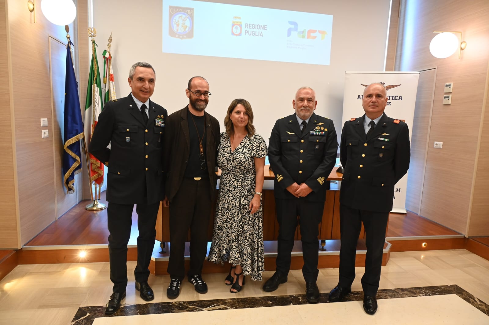 Galleria Attività culturali, musicali e di intrattenimento per la collettività: presentato l'Accordo di collaborazione tra Regione e Comando Scuole AM 3^ Regione Aerea - Diapositiva 1 di 2