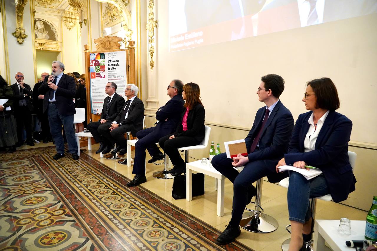 Galleria L’Europa ti cambia la vita: presentata la programmazione regionale della Puglia dei fondi UE Fesr e Fse+ 2021-2027 - Diapositiva 6 di 11