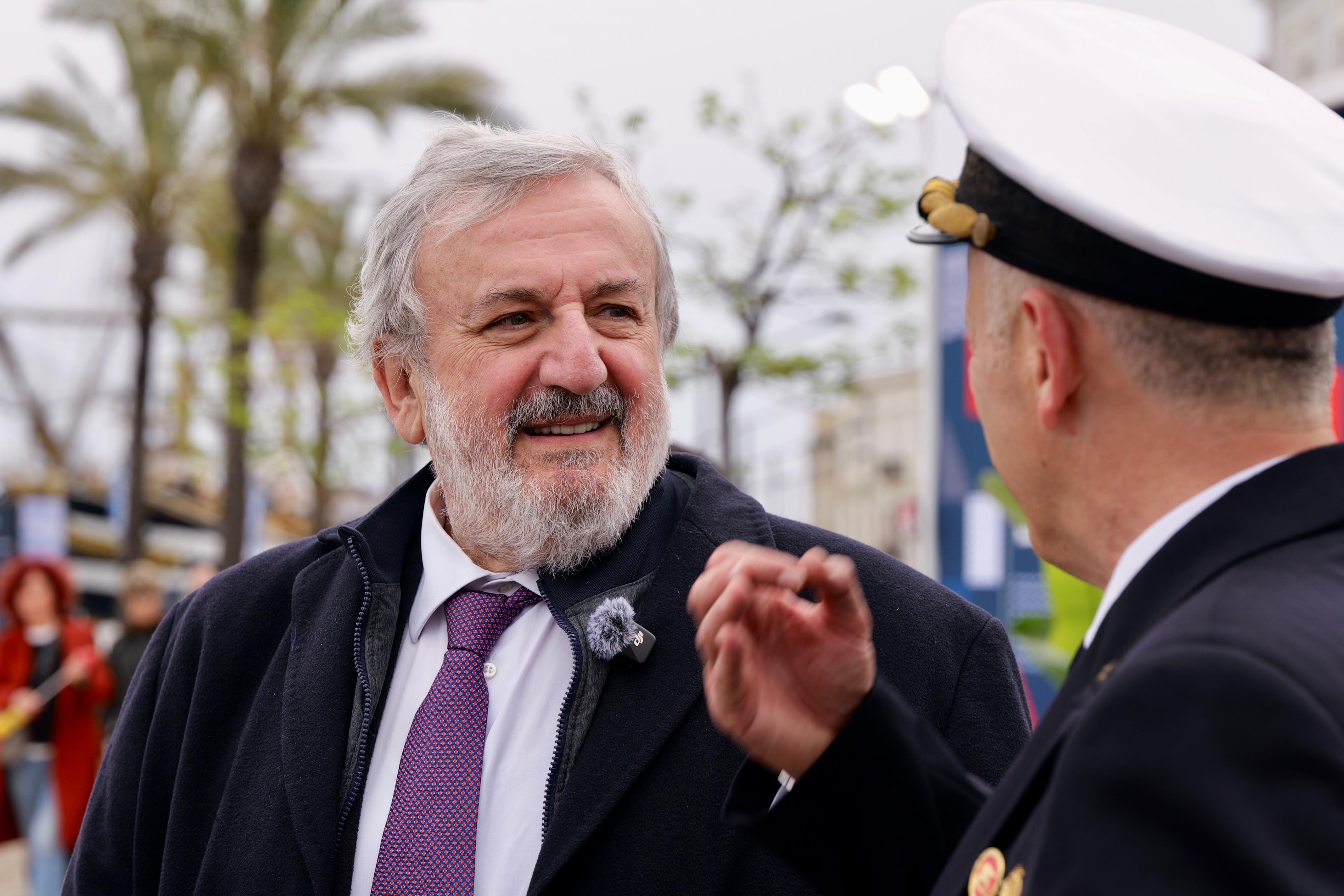 Galleria BRINDISI, EMILIANO AL CONVEGNO SULLA DISABILITÀ IN OCCASIONE DEL TOUR MEDITERRANEO DELLA “VESPUCCI”: “SERVE DIALOGO E LEALE COLLABORAZIONE” - Diapositiva 3 di 4