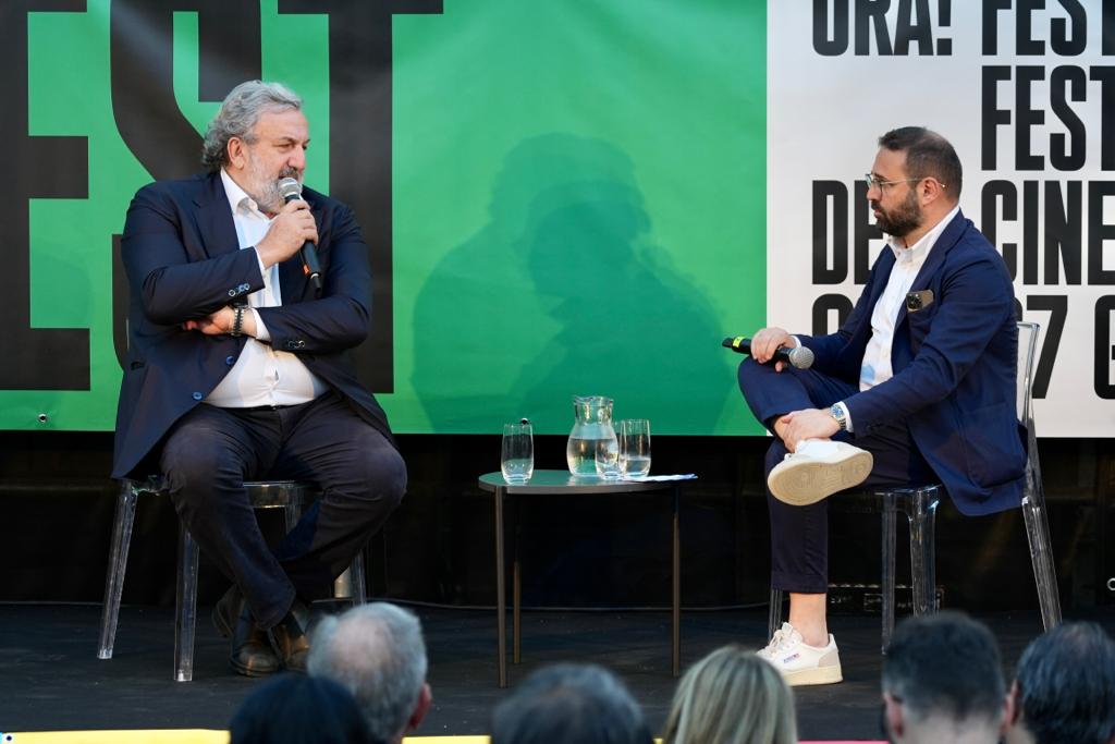 Galleria Emiliano all’ORA! FEST di Monopoli: “Ringrazio gli organizzatori di questo e di tutti i festival che si tengono in Puglia perché danno prestigio alla nostra terra” - Diapositiva 16 di 21