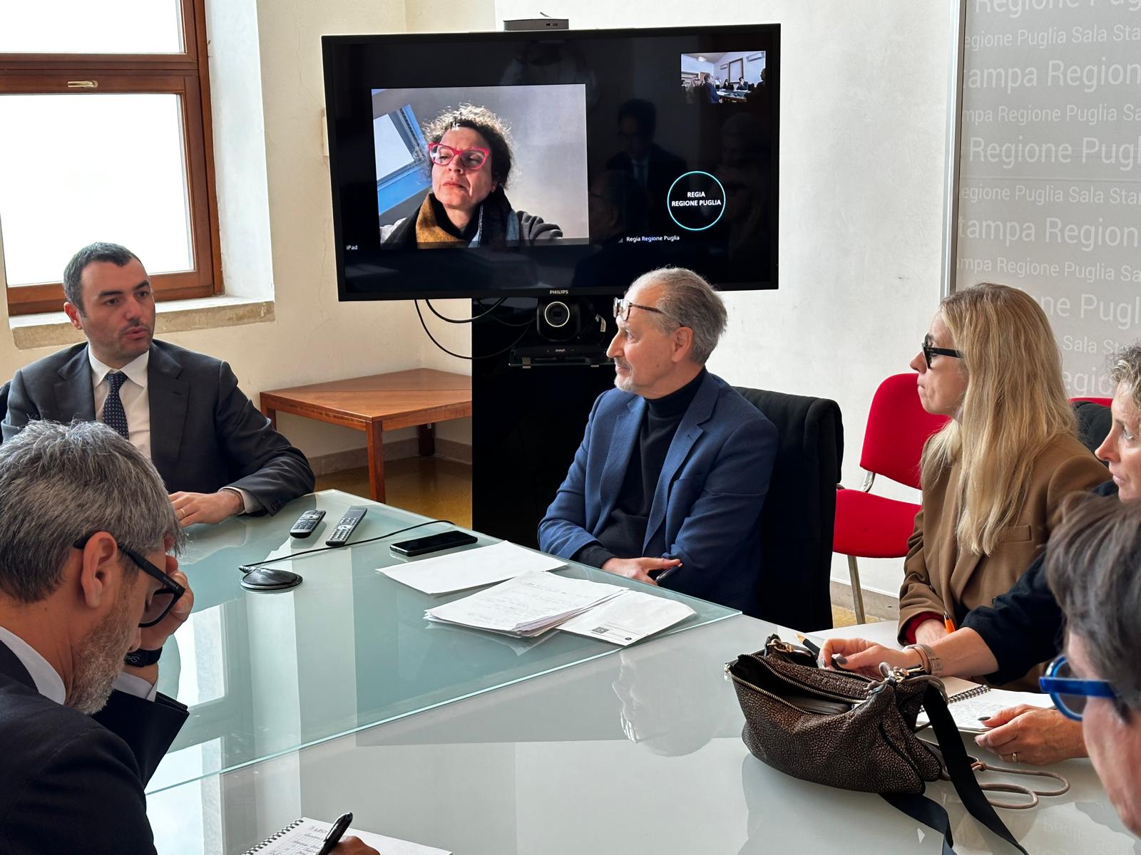 Galleria Leonardo Grottaglie: Triggiani, Delli Noci e Caroli incontrano i vertici della Divisione Aerostrutture  - Diapositiva 3 di 3