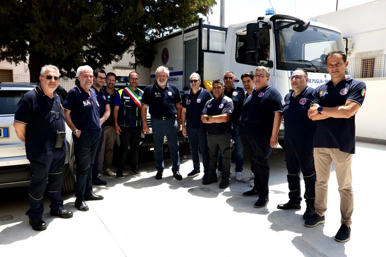 Galleria Il presidente Emiliano inaugura il presidio logistico operativo territoriale della Protezione civile a Montalbano di Fasano per la sicurezza della Provincia di Brindisi - Diapositiva 8 di 8