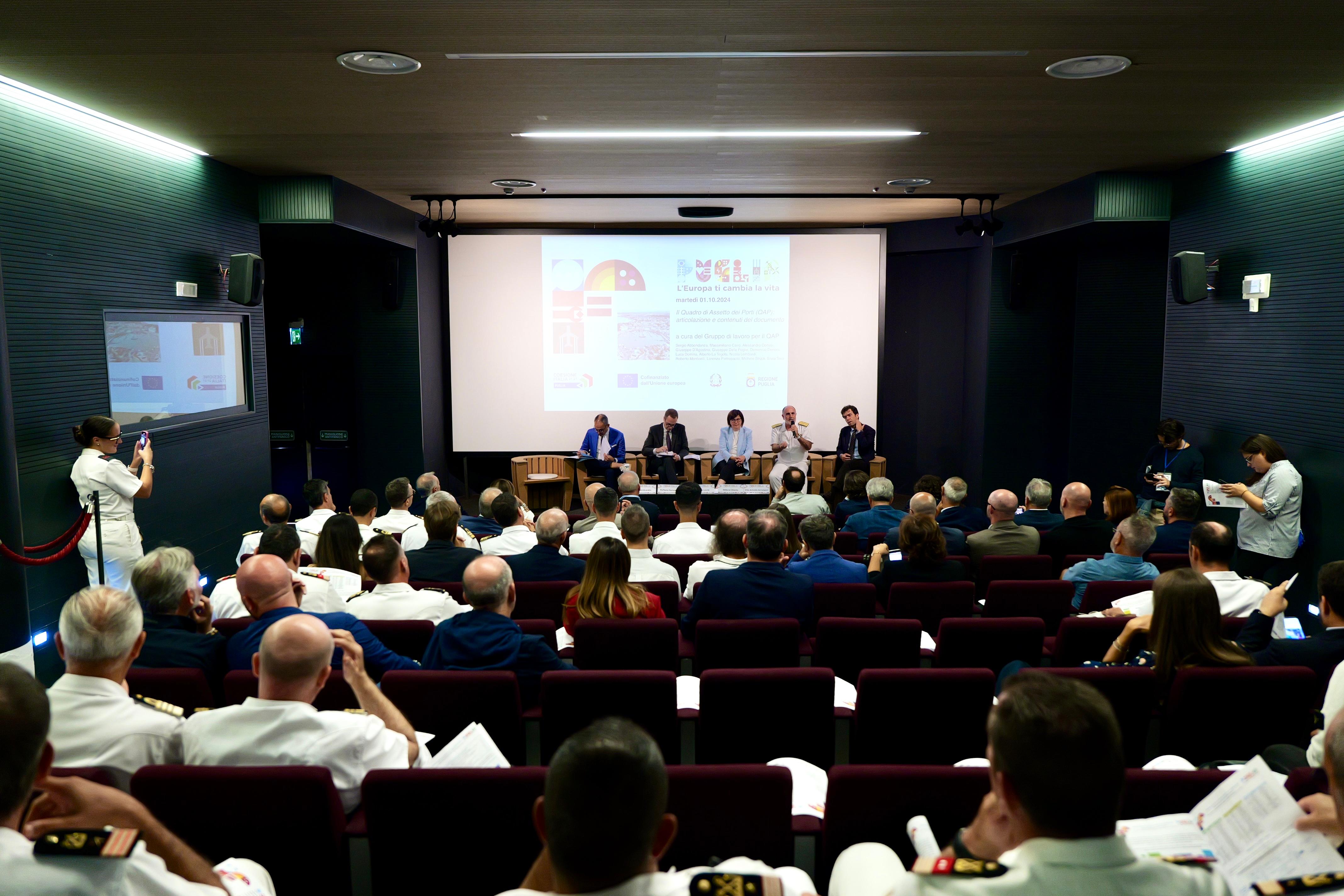 Galleria Presentato il Quadro di Assetto del Sistema dei Porti della Regione Puglia per uno sviluppo sostenibile della portualità turistica - Diapositiva 7 di 10