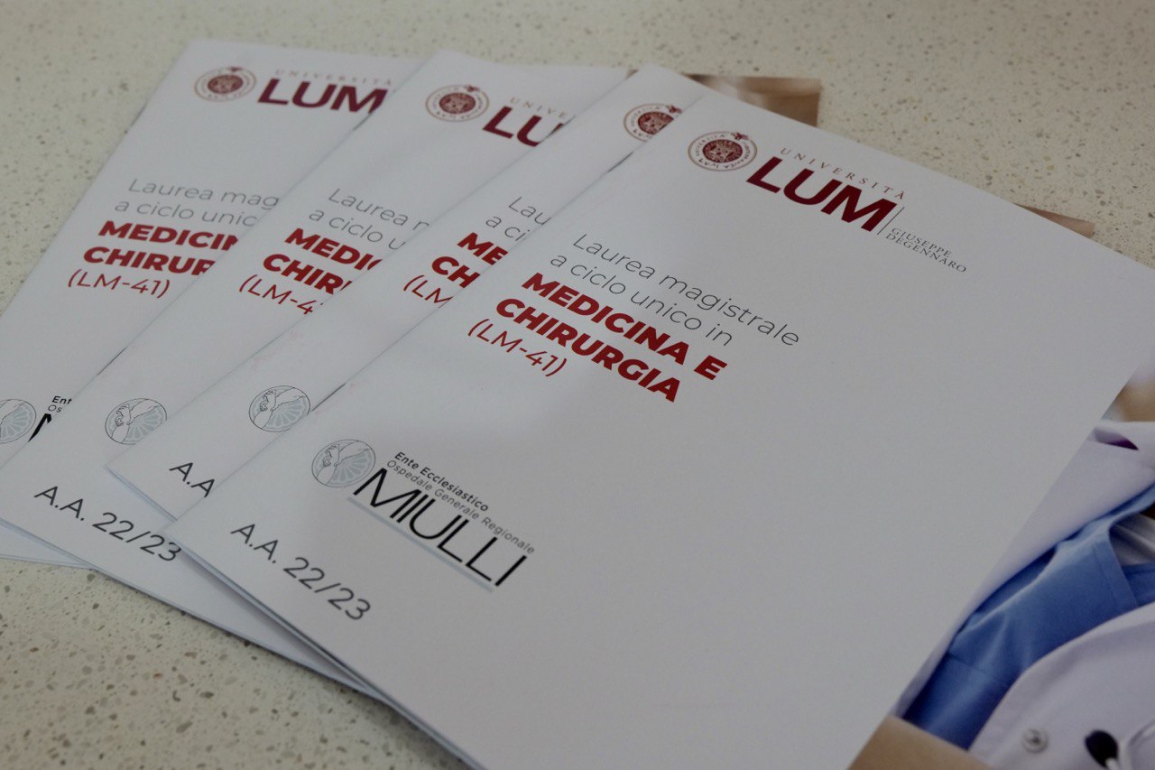 Galleria Emiliano, Palese e Montanaro al Miulli: “Al via l’iter per il riconoscimento di azienda universitaria” - Diapositiva 12 di 21