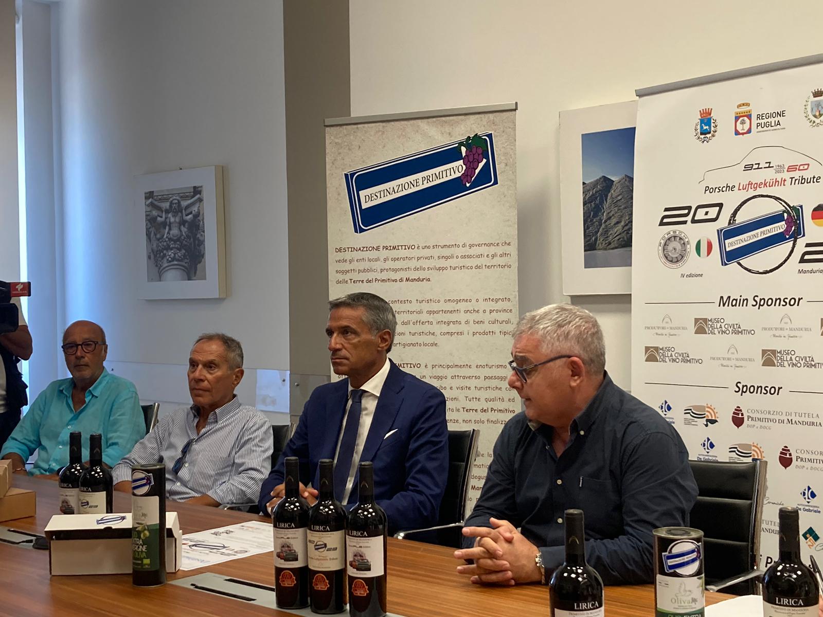 Galleria Destinazione Primitivo: l’1, il 2 e il 3 settembre 2023 il raduno delle Porsche d’epoca in un viaggio a tappe tra le terre della Dop di Manduria - Diapositiva 5 di 6