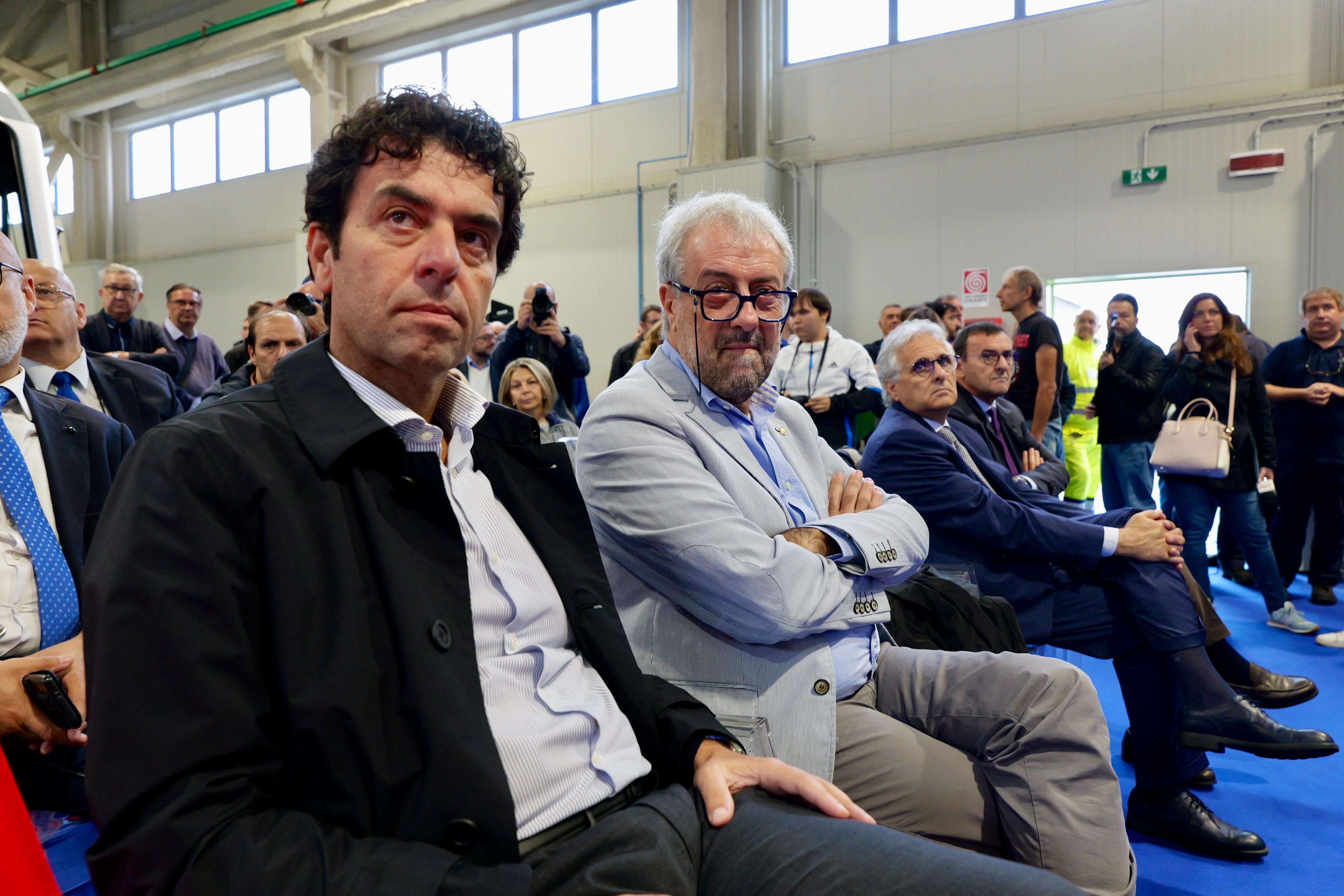 Galleria Trasporti, inaugurati 15 nuovi autobus FAL: l’azienda ha completato il rinnovo del parco mezzi pugliese, tra i più giovani d’Italia - Diapositiva 4 di 13