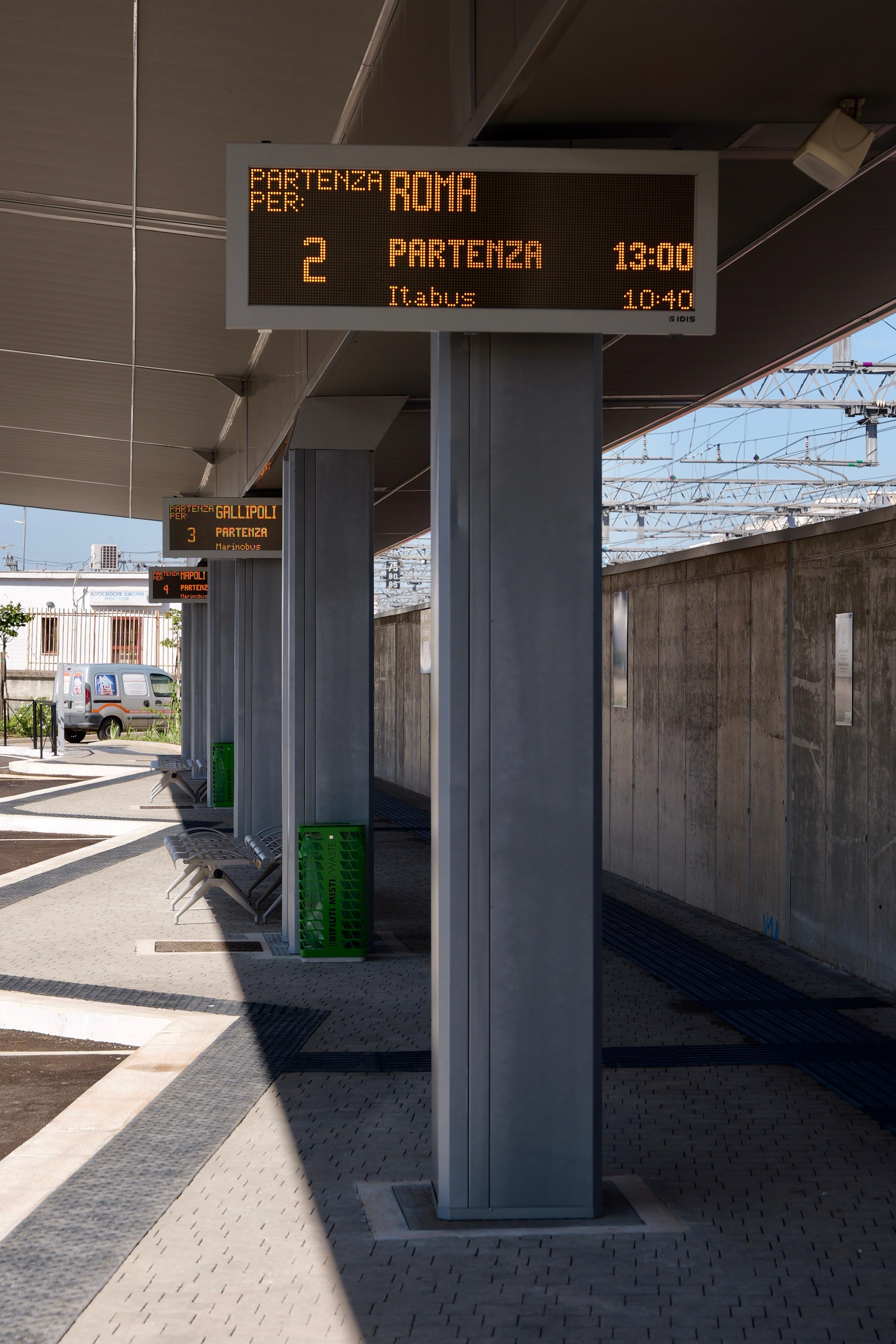 Galleria Terminal bus di Bari Centrale, Emiliano e Ciliento: “Con questa struttura affermiamo l’idea di un’offerta di trasporto ordinata, intermodale, sostenibile e sicura” - Diapositiva 7 di 7