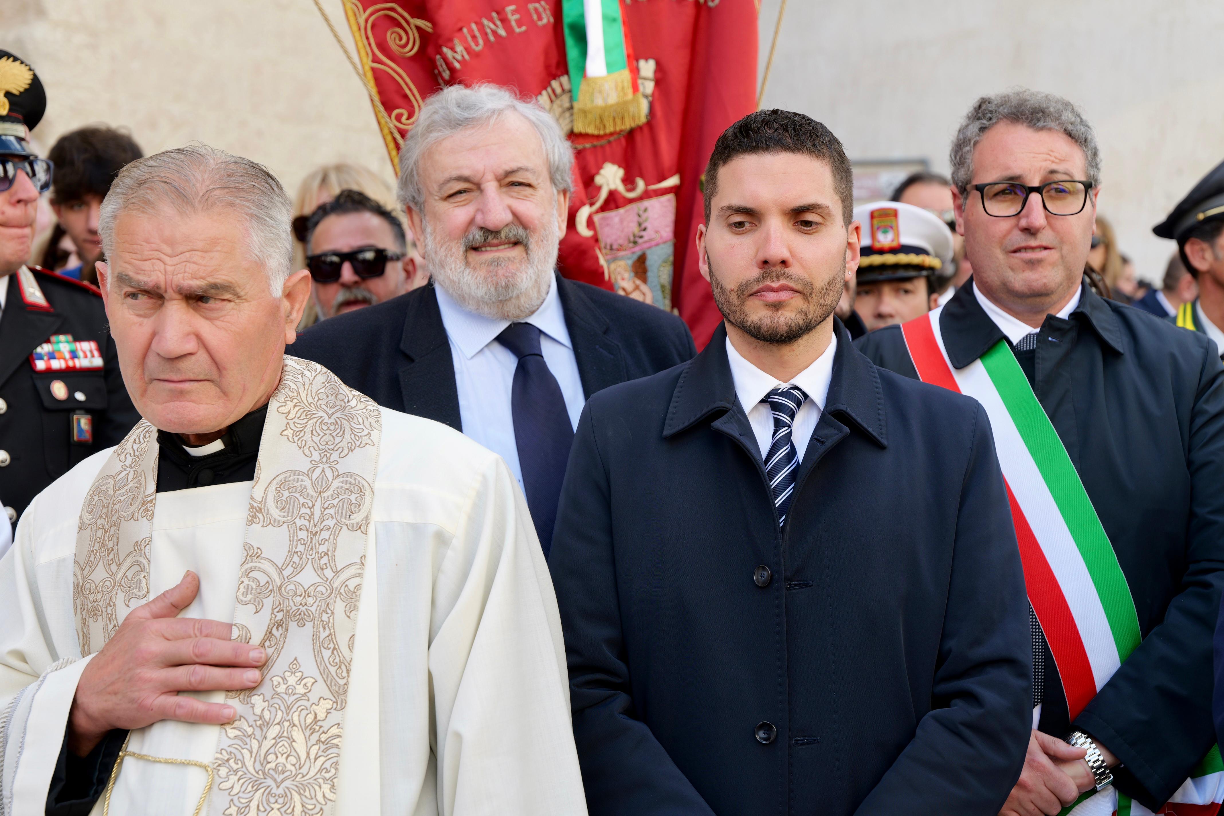 Galleria Cultura e Tradizione: Emiliano a celebrazione della 'Nzegna di Carovigno - Diapositiva 1 di 12