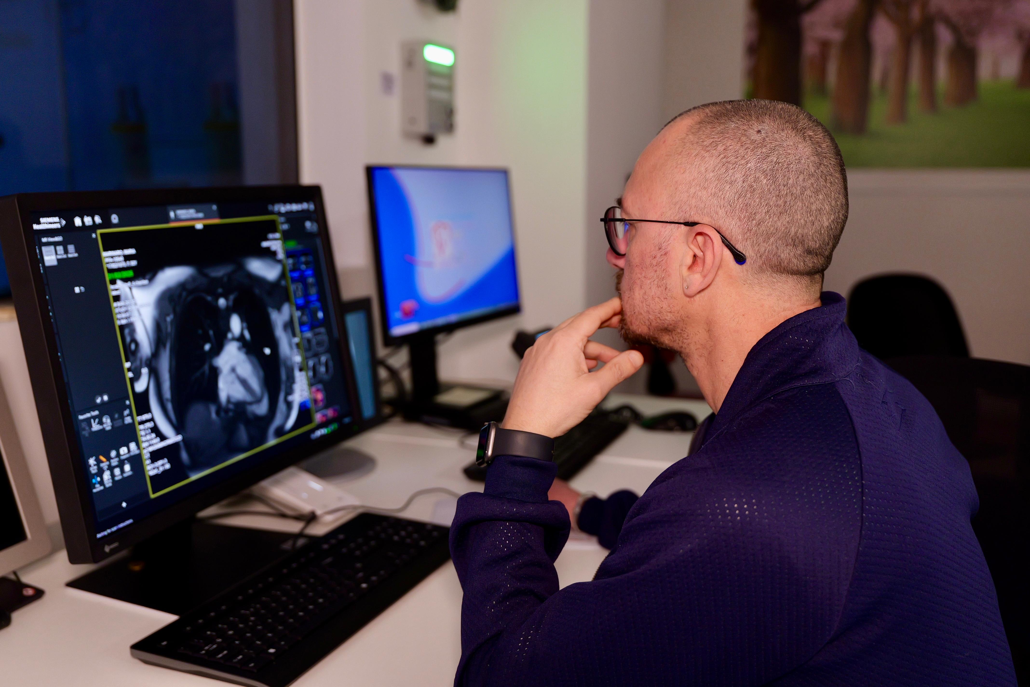 Galleria Ospedale Di Venere, attivate risonanza magnetica e nuova piastra ambulatoriale di Otorinolaringoiatria - Diapositiva 13 di 17