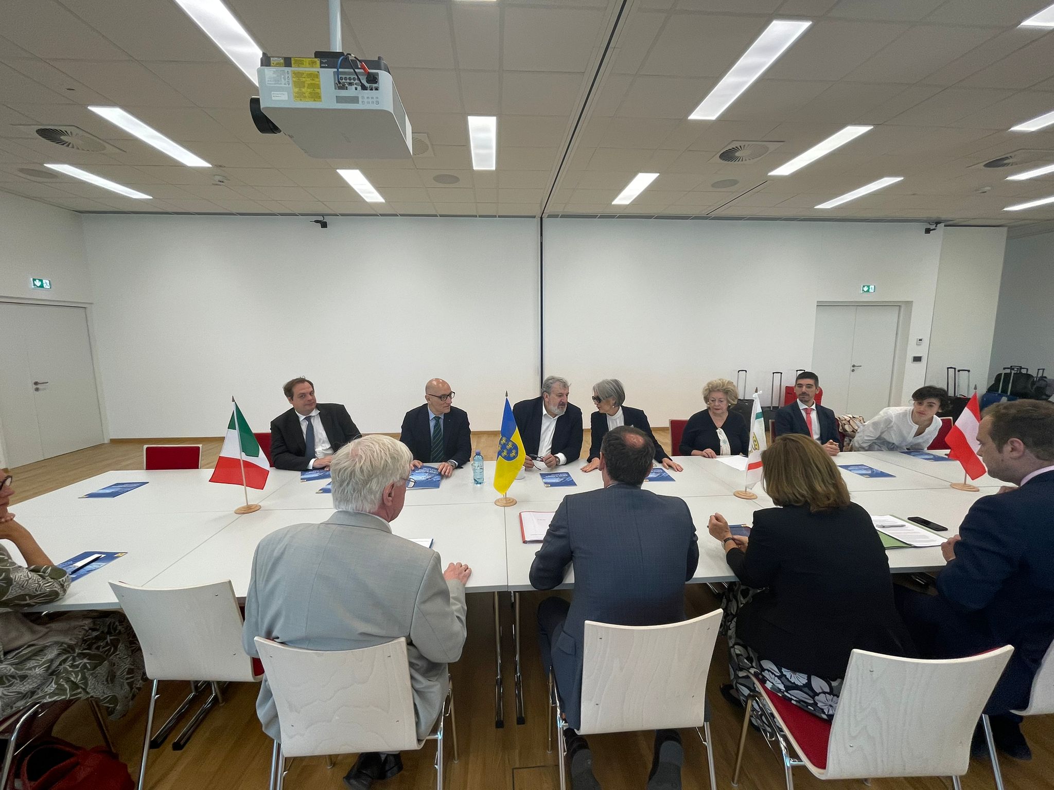 Galleria La Regione Puglia a Vienna: l'incontro con il Governo della Bassa Austria e sottoscrizione dell'accordo tra Università di Bari e la Danube Private University - Diapositiva 11 di 11