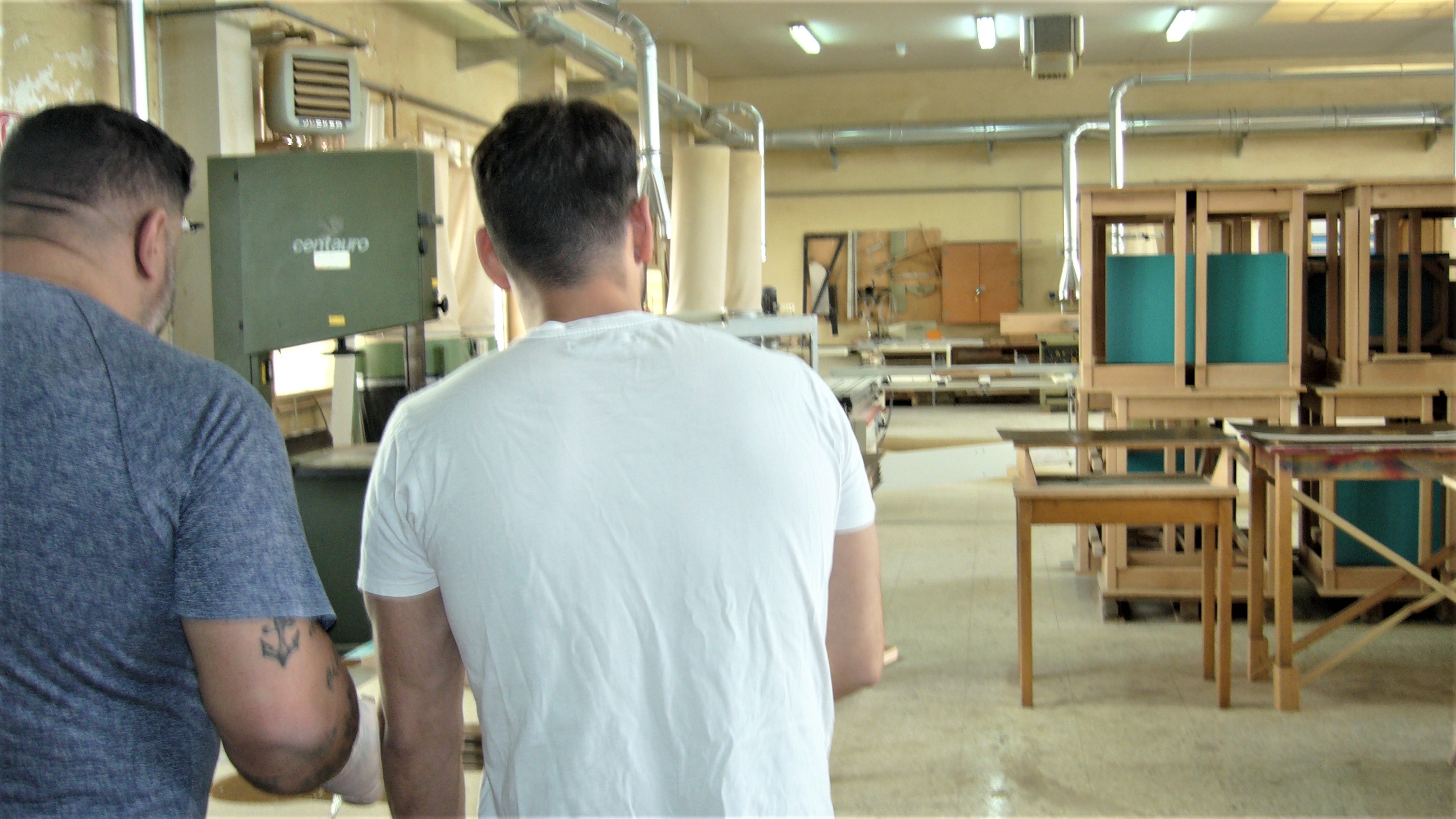 Galleria Nel penitenziario di Lecce una start up per la produzione di arredi carcerari - Diapositiva 2 di 3