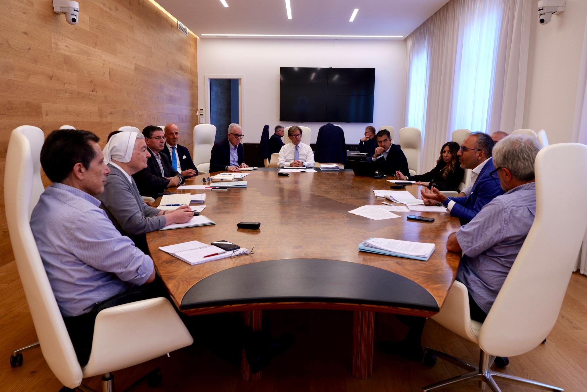 Galleria 40 MILIONI DI EURO AGLI ENTI ECCLESIASTICI CONVENZIONATI DEL SISTEMA SANITARIO REGIONALE, EMILIANO E PIEMONTESE: “RISORSE FINALIZZATE A RIDURRE LE LISTE DI ATTESA” - Diapositiva 2 di 4