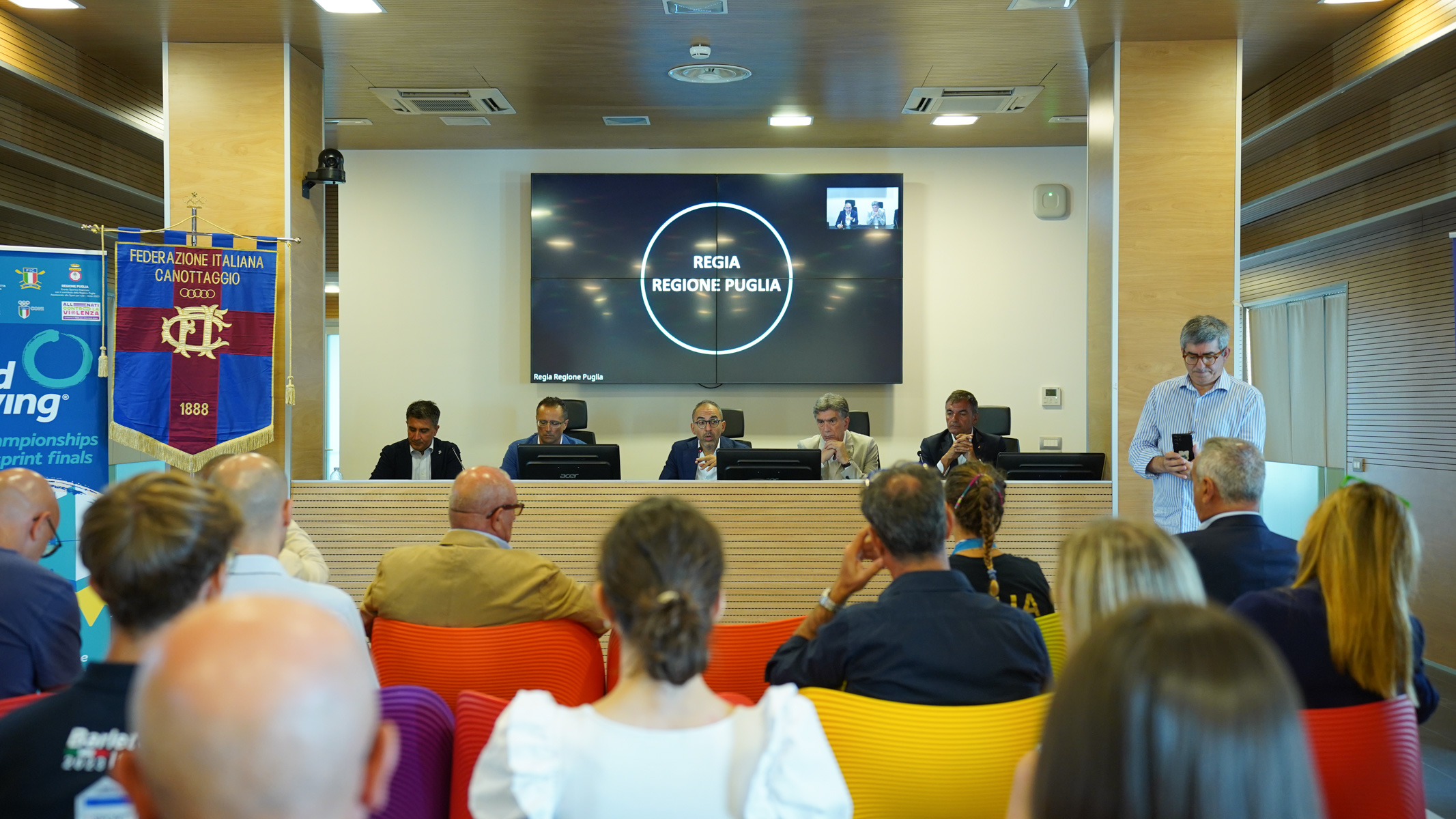 Galleria Mondiali di Coastal Rowing e Beach Sprint 2023 a Barletta,  svelato il logo della manifestazione - Diapositiva 10 di 13