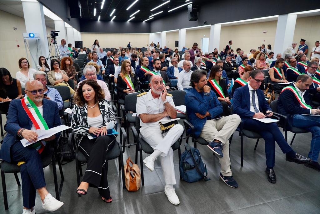 Galleria FdL 2023. Il ministro dell’Ambiente Pichetto Fratin e il presidente della Regione Puglia Emiliano al convegno sul cambiamento climatico - Diapositiva 11 di 17