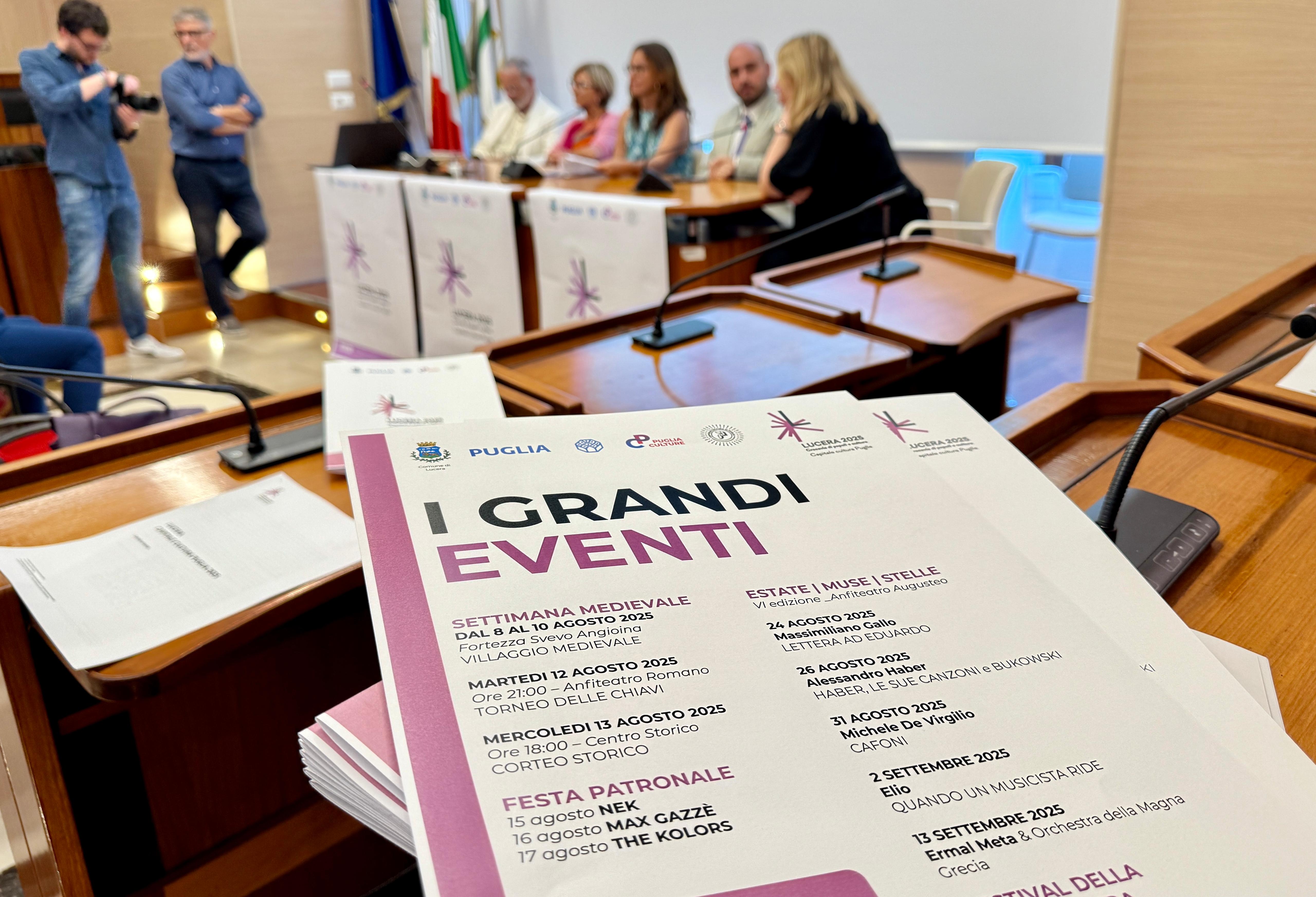 Galleria Con i Grandi Eventi dell’estate, entra nel vivo il programma di Lucera Capitale della Cultura di Puglia 2025: musica, teatro, Progetti speciali e di Comunità illumineranno l’offerta culturale cittadina - Diapositiva 1 di 6