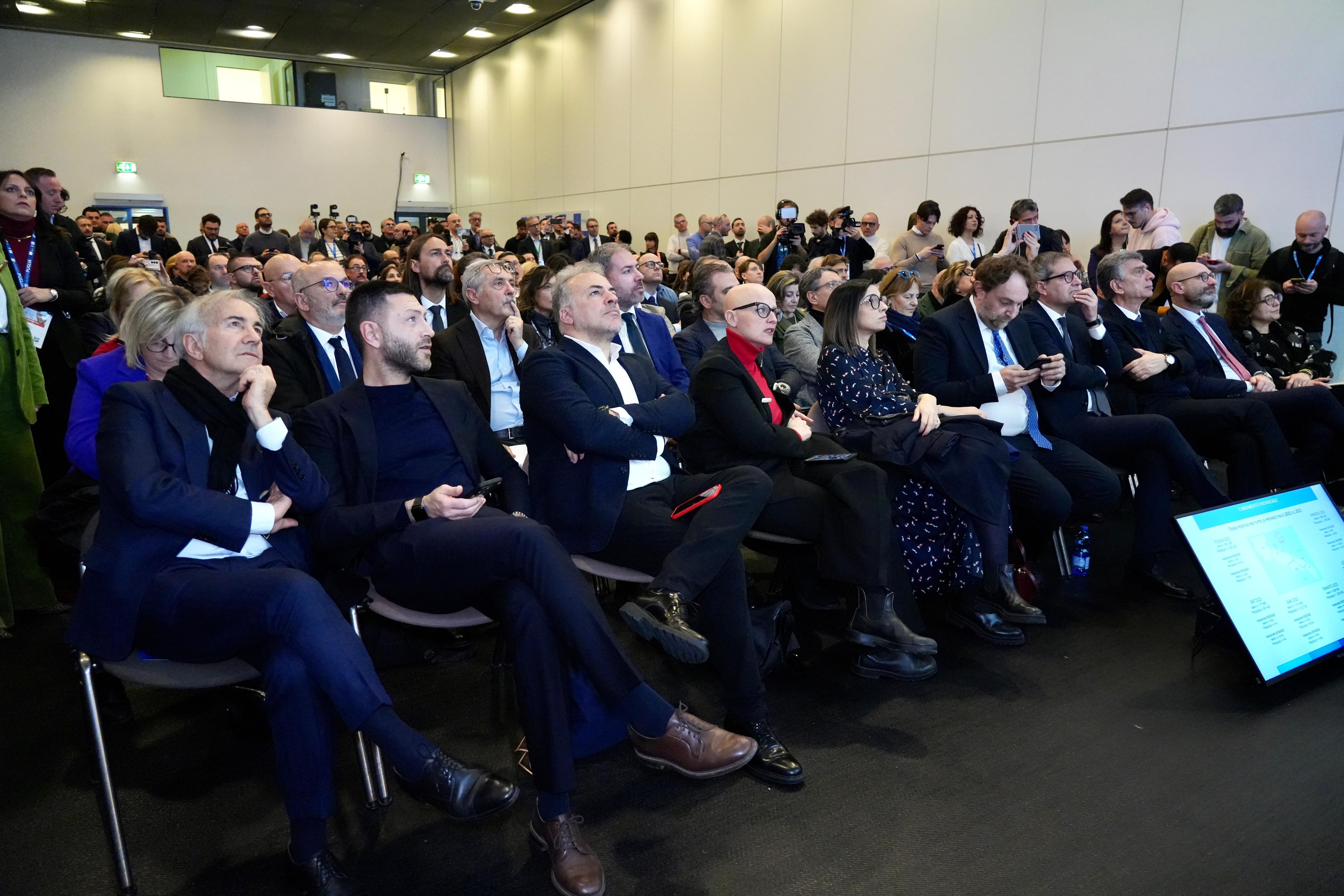 Galleria “La Puglia nel 2023 supera 16 milioni di presenze turistiche: +4% sul 2022” - Diapositiva 5 di 12