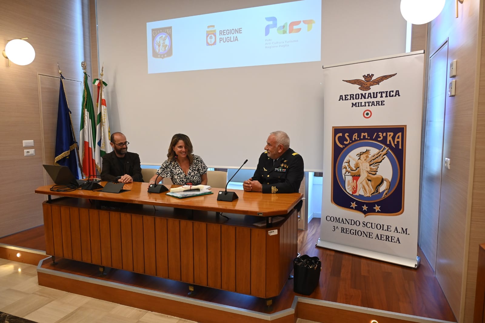 Galleria Attività culturali, musicali e di intrattenimento per la collettività: presentato l'Accordo di collaborazione tra Regione e Comando Scuole AM 3^ Regione Aerea - Diapositiva 2 di 2