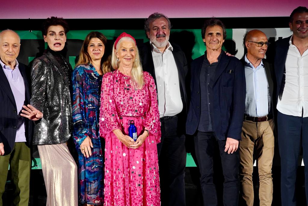 Galleria Emiliano all’ORA! FEST di Monopoli: “Ringrazio gli organizzatori di questo e di tutti i festival che si tengono in Puglia perché danno prestigio alla nostra terra” - Diapositiva 5 di 21