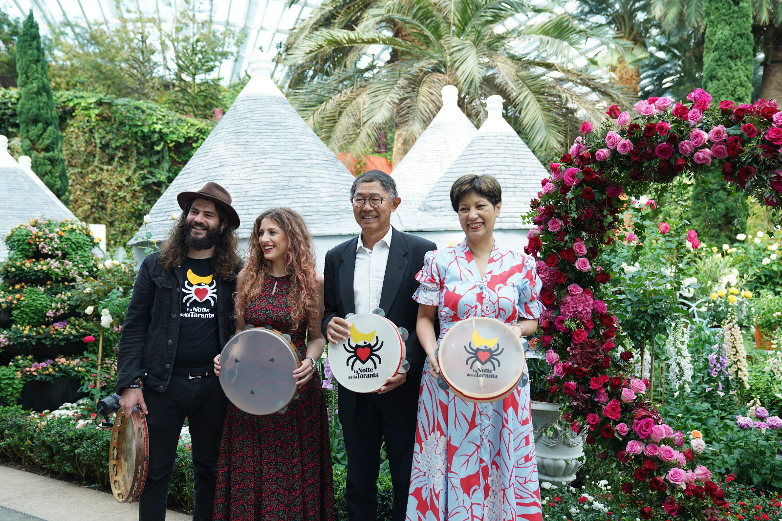 Galleria La Puglia a Singapore nel giorno della Festa della Repubblica, al grande evento “Rose Romance” promosso dall'Ambasciata d’Italia - Diapositiva 4 di 22