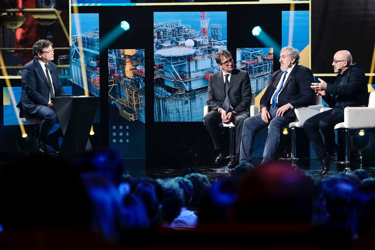 Galleria Emiliano a Sky tg24 live in Bari: “Pnrr, il progetto di bandiera della Puglia è Taranto città dell’idrogeno” - Diapositiva 10 di 16