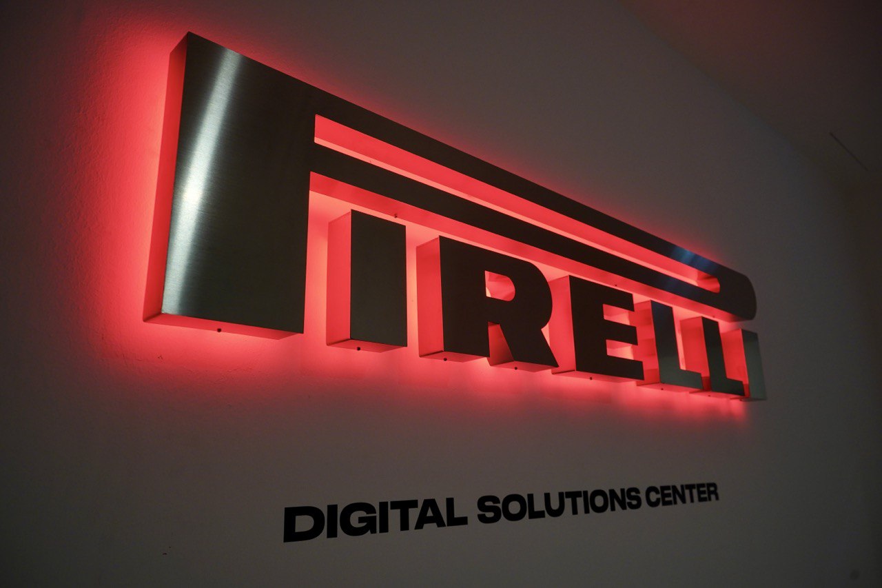 Galleria PIRELLI: PRESENTATO IL ‘DIGITAL SOLUTIONS CENTER’ DI BARI - Diapositiva 1 di 16